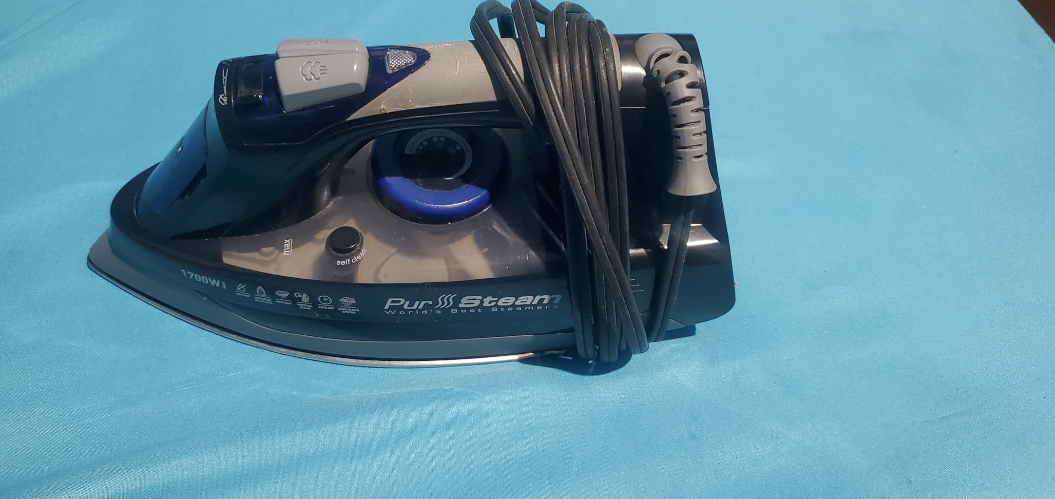 PurSteam SteamBurst+ Steam Iron, Ceramic Soleplate, Self-Clean, Anti Drip | 1750W | Ceramic Soleplate | Adjustable Steam | Self-Clean | Anti-Calc | Anti-Drip | Powerful Steam for All Fabrics customer photo 2