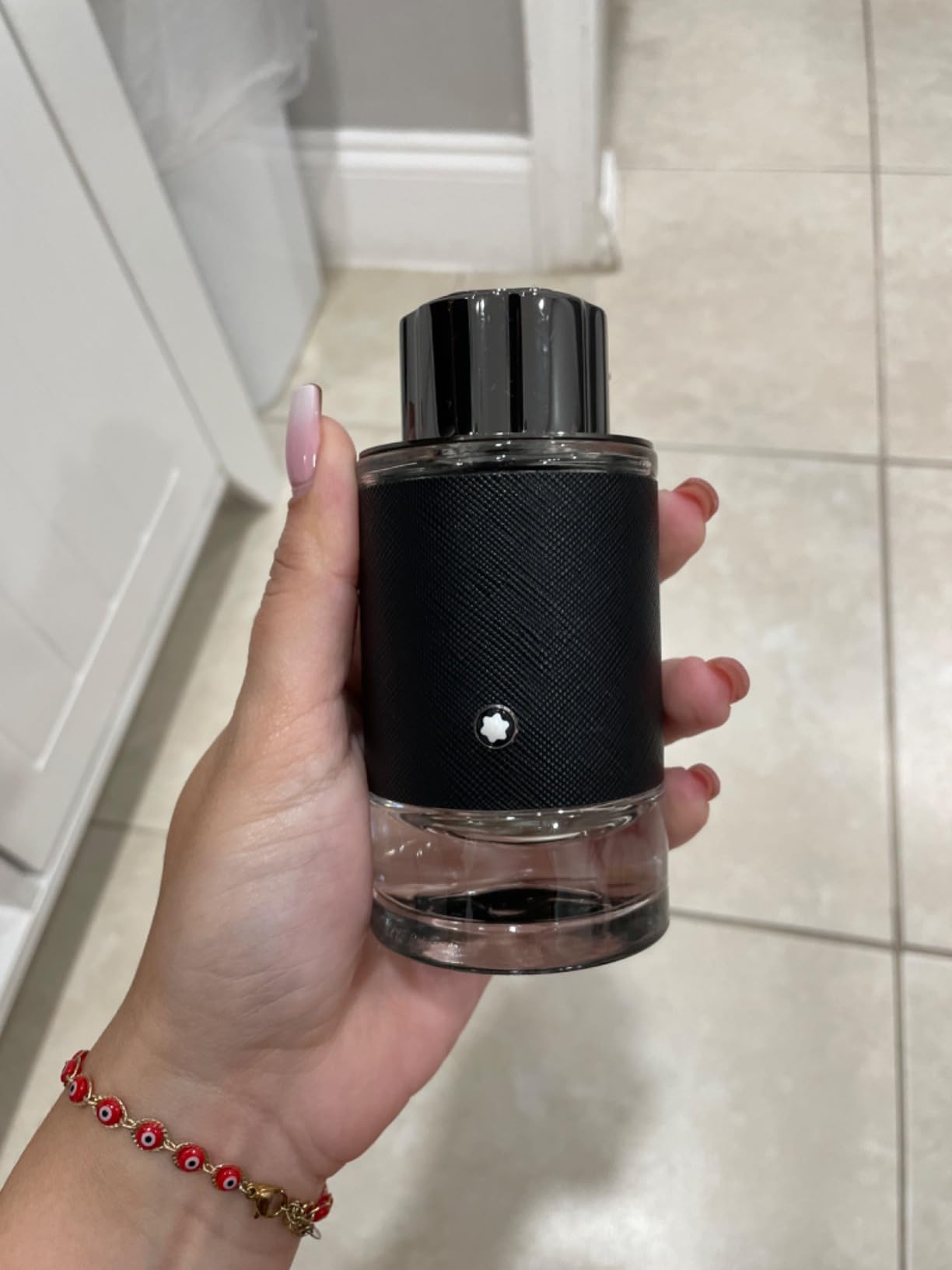 MONTBLANC - Explorer Eau de Parfum - Men's Fragrance - Woody Leathery Aromatic - With notes of Bergamot, Vetiver & Patchouli customer photo 1
