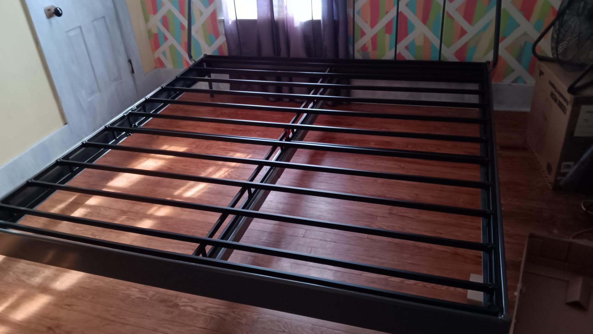 Amazon Basics Smart Box Spring Bed Base, 9-Inch Height Mattress Foundation, Tool-Free Easy Assembly, Strong Support, Queen, 79