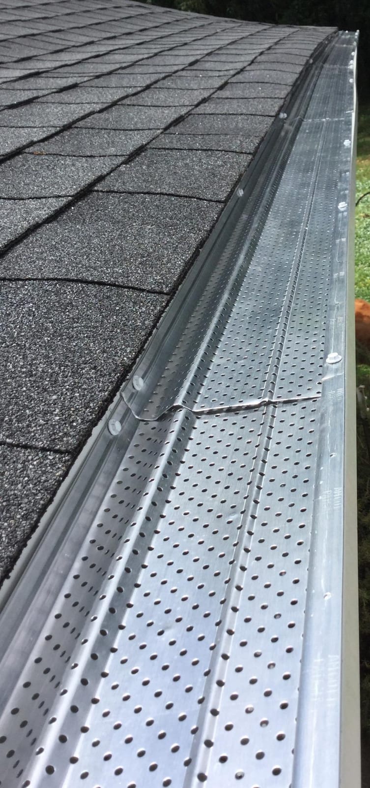 A-M Gutter Guard 5 inch x 50 Ft Mill Finish Aluminum, Leaf & Debris Protection, Premium Heavy Duty Lifetime Warranty, .018 Gauge, DIY Easy, Made in USA customer photo 2