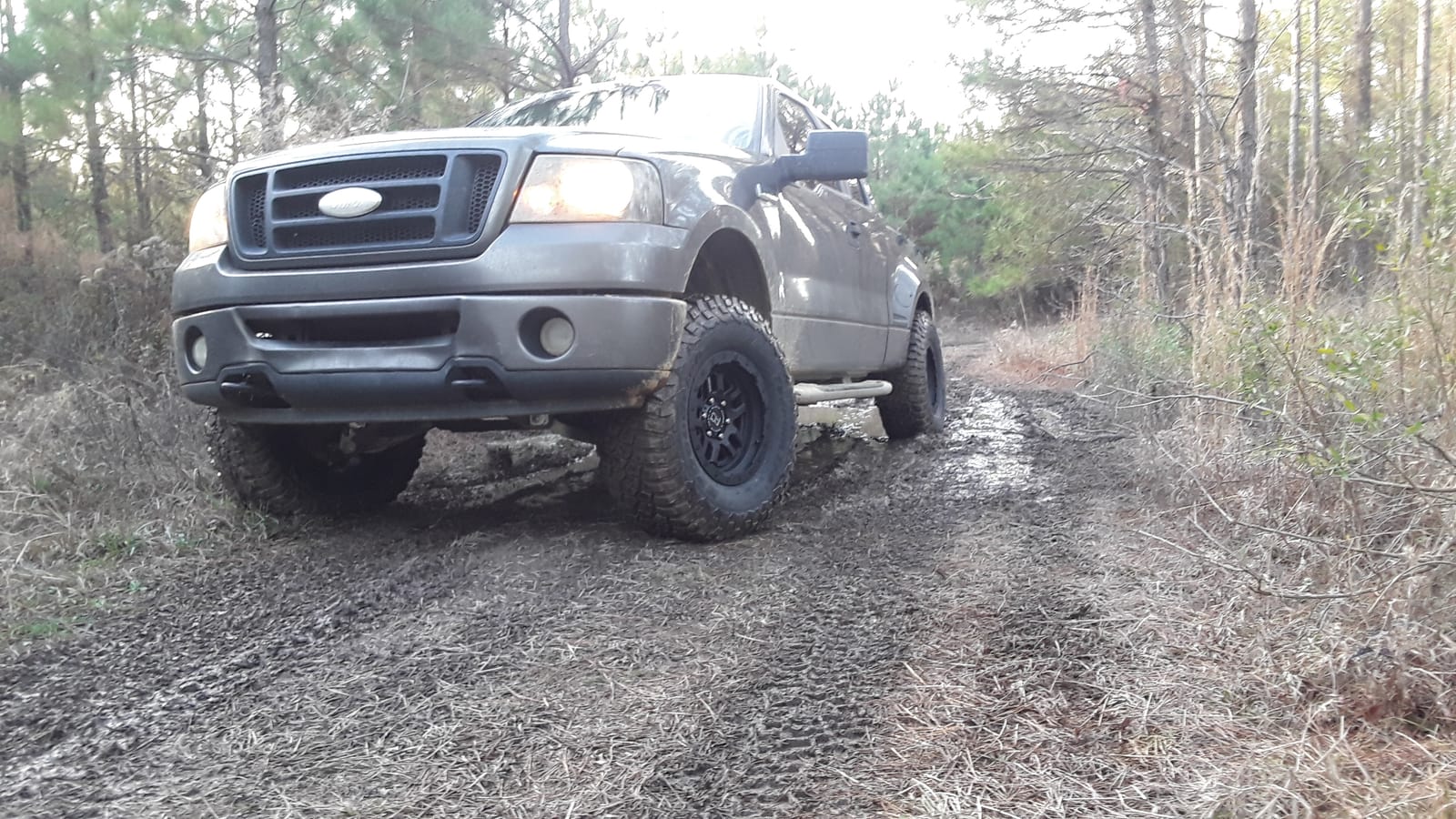 BFGoodrich Mud Terrain T/A KM3 Radial Car Tire for Light Trucks, SUVs, and Crossovers, LT295/70R17/E 121/118Q customer photo 1