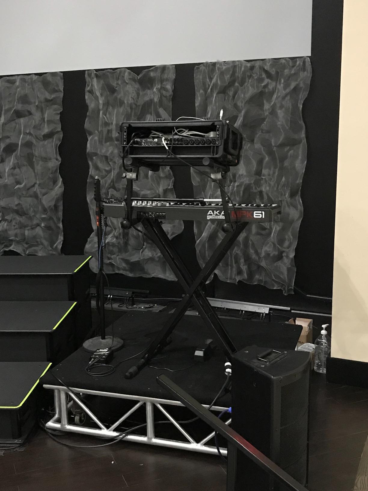 SKB Injection Molded 4U ISeries Studio Flyer Rack Case with Handle and Wheels customer photo 1