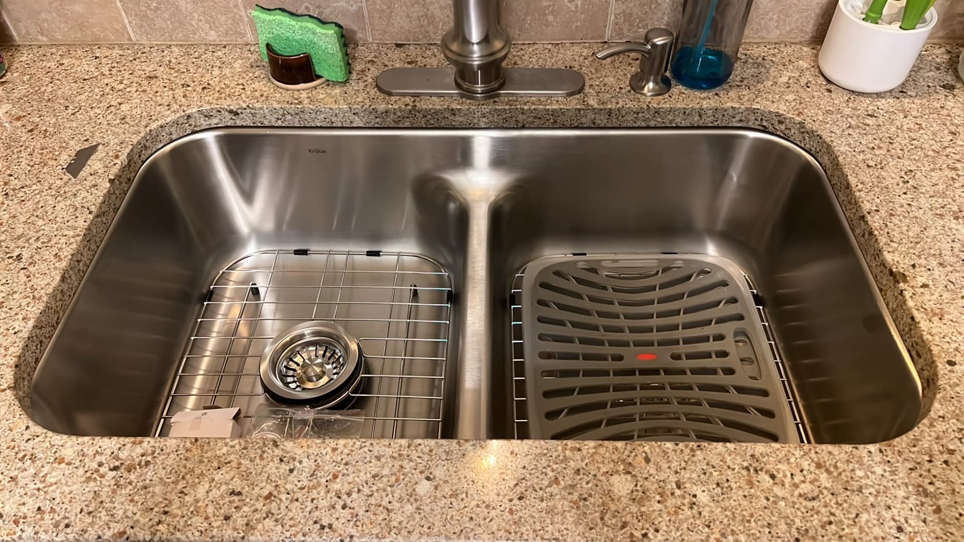 KRAUS Premier 32-inch Undermount 50/50 Double Bowl Low Divider 18-Gauge Stainless Steel Kitchen Sink with Strainers (x2), KBU32 customer photo 2