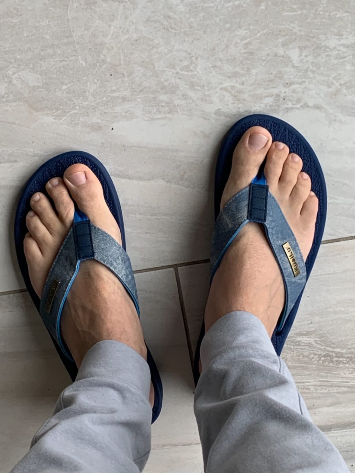 KuaiLu Mens Flip Flops Comfortable Arch Support Waterproof Thong Sandals customer photo 2