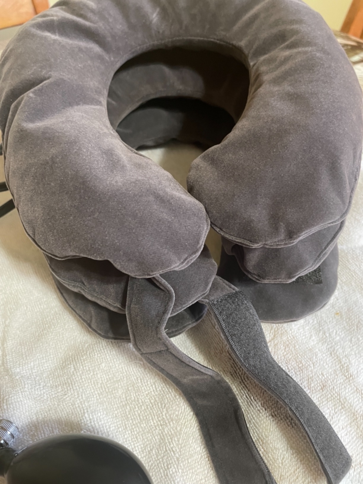 S Cervical Neck Traction Device for Instant Neck Pain Relief - Inflatable & Adjustable Neck Stretcher Neck Support Brace, Neck Traction Pillow for Home Use Neck Decompression customer photo 1