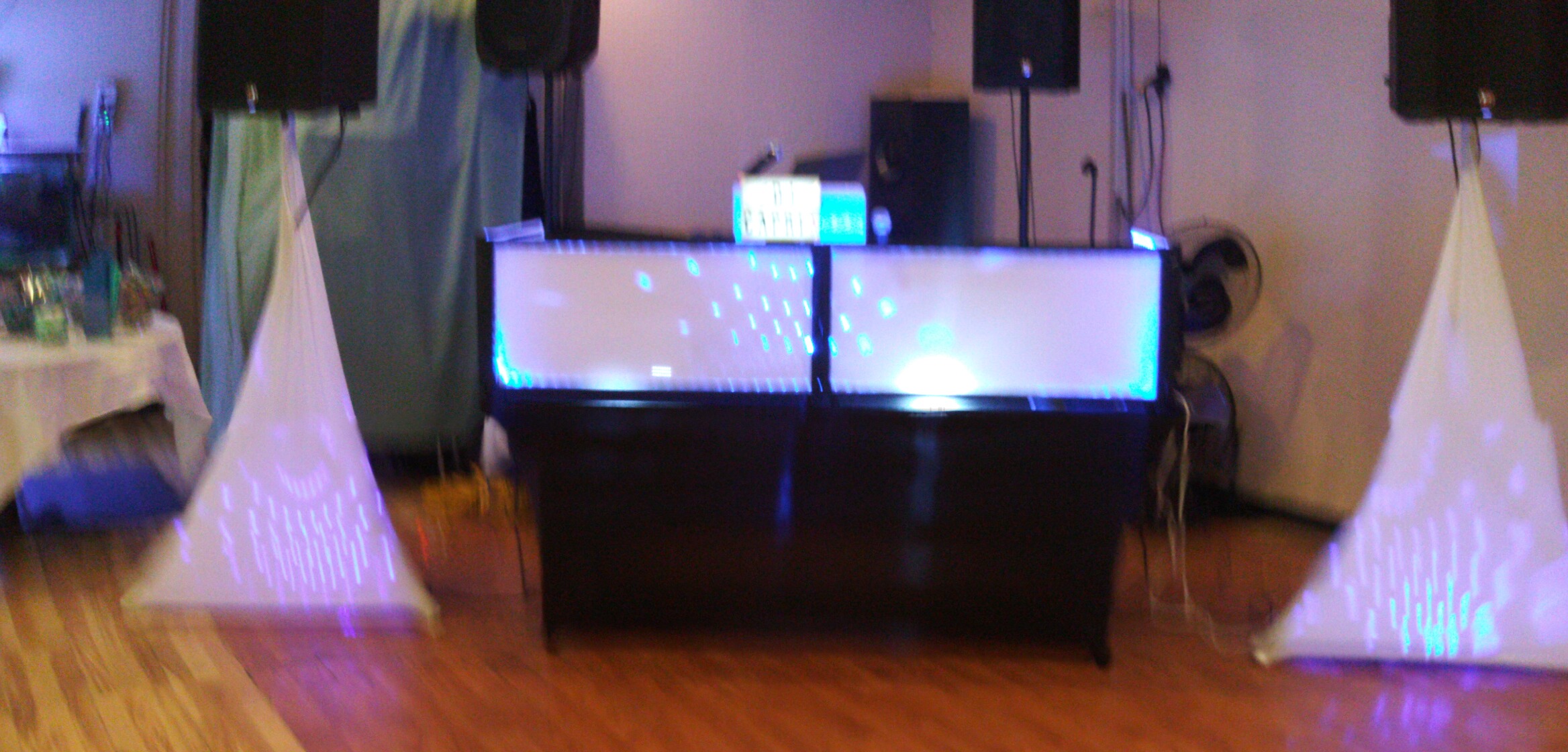 Pyle DJ Booth Foldable Cover Screen - Portable 5.6 ft Tabletop Event Facade Front Board Video Light Projector Display Scrim Panel - Folding Steel Frame Panel Stand, Stretchable Lycra Spandex PDJFAC02 customer photo 2