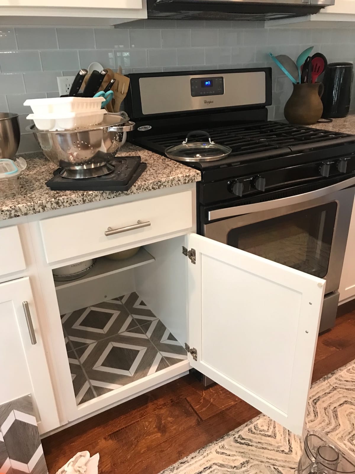FloorPops FP2942 Medina Peel & Stick Floor Tiles, Grey customer photo 1