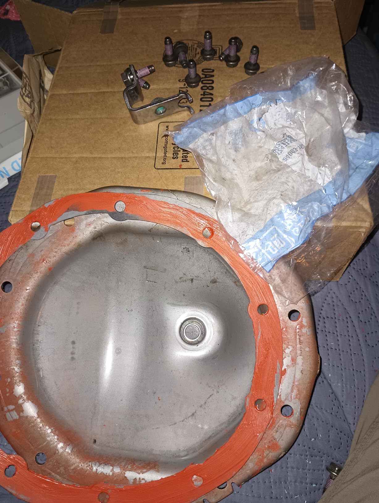 GM Genuine Parts 19333218 Rear Axle Housing Cover Kit with Plug, Brackets, Gasket, and Bolt customer photo 2