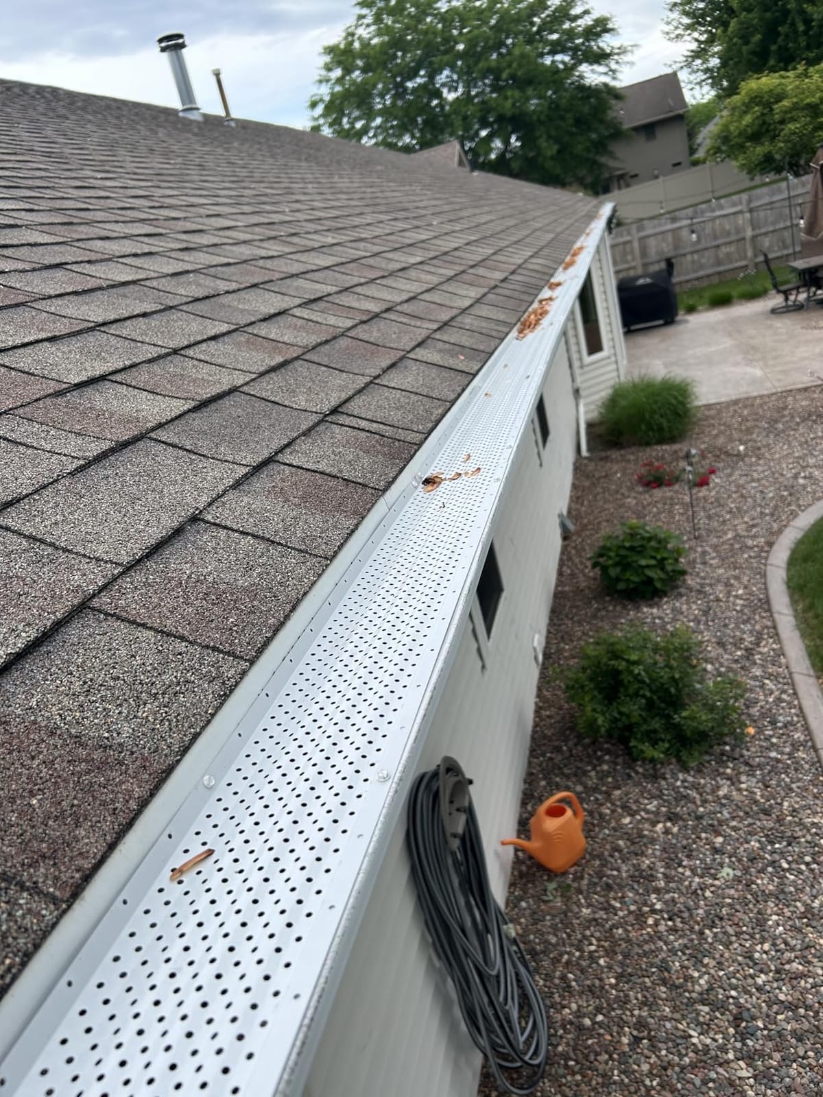 LeafTEK Heavy-Duty Aluminum Gutter Guard System, Fits 5 in, 32 ft, White - Contractor-Trusted DIY Install Kit with Screws & Driver, Made in USA, Lifetime replacement warranty customer photo 2