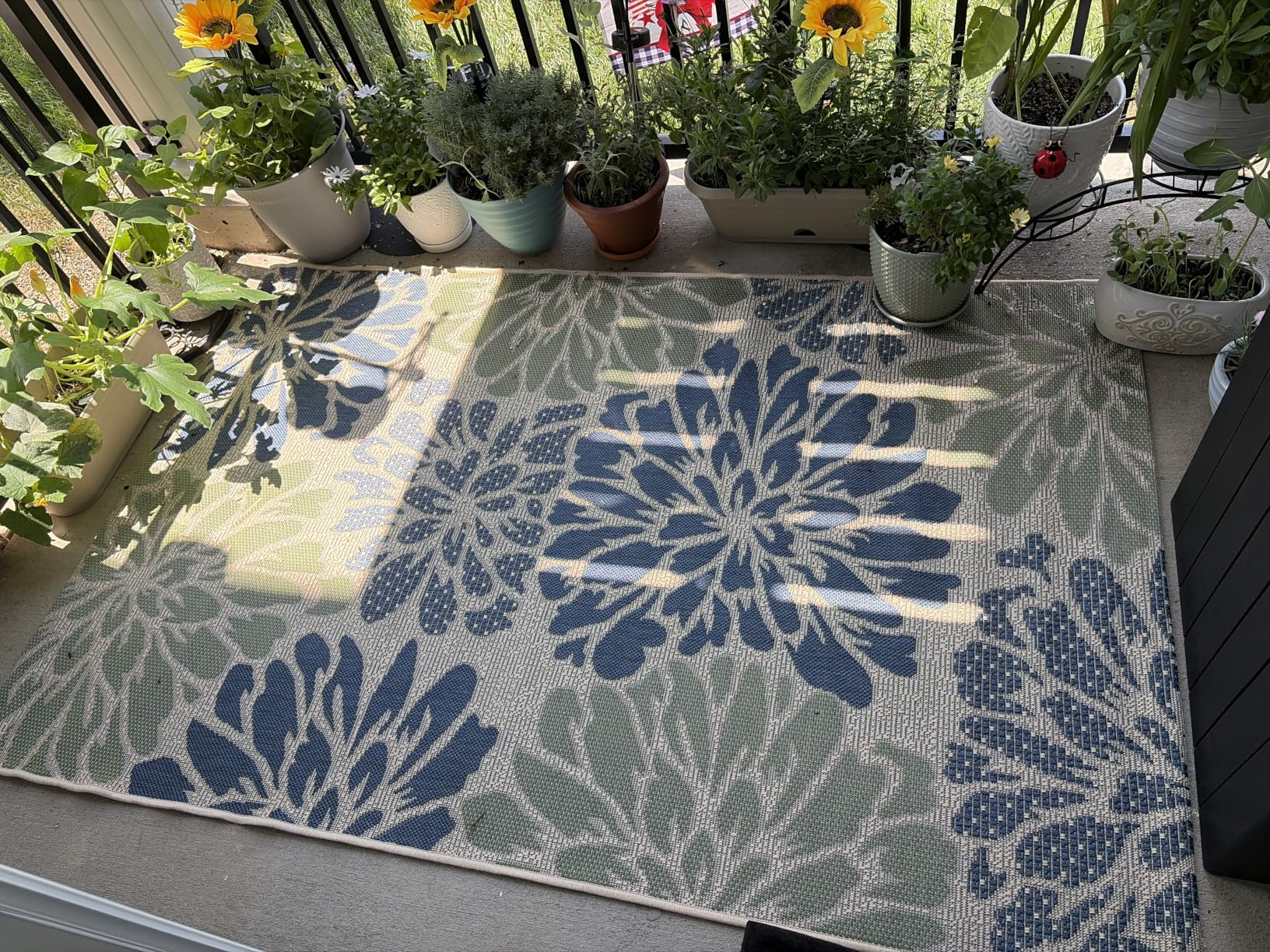 JONATHAN Y Floral Textured Weave Indoor Outdoor Area Rug 8X10 Navy/Green, Zinnia Modern customer photo 1