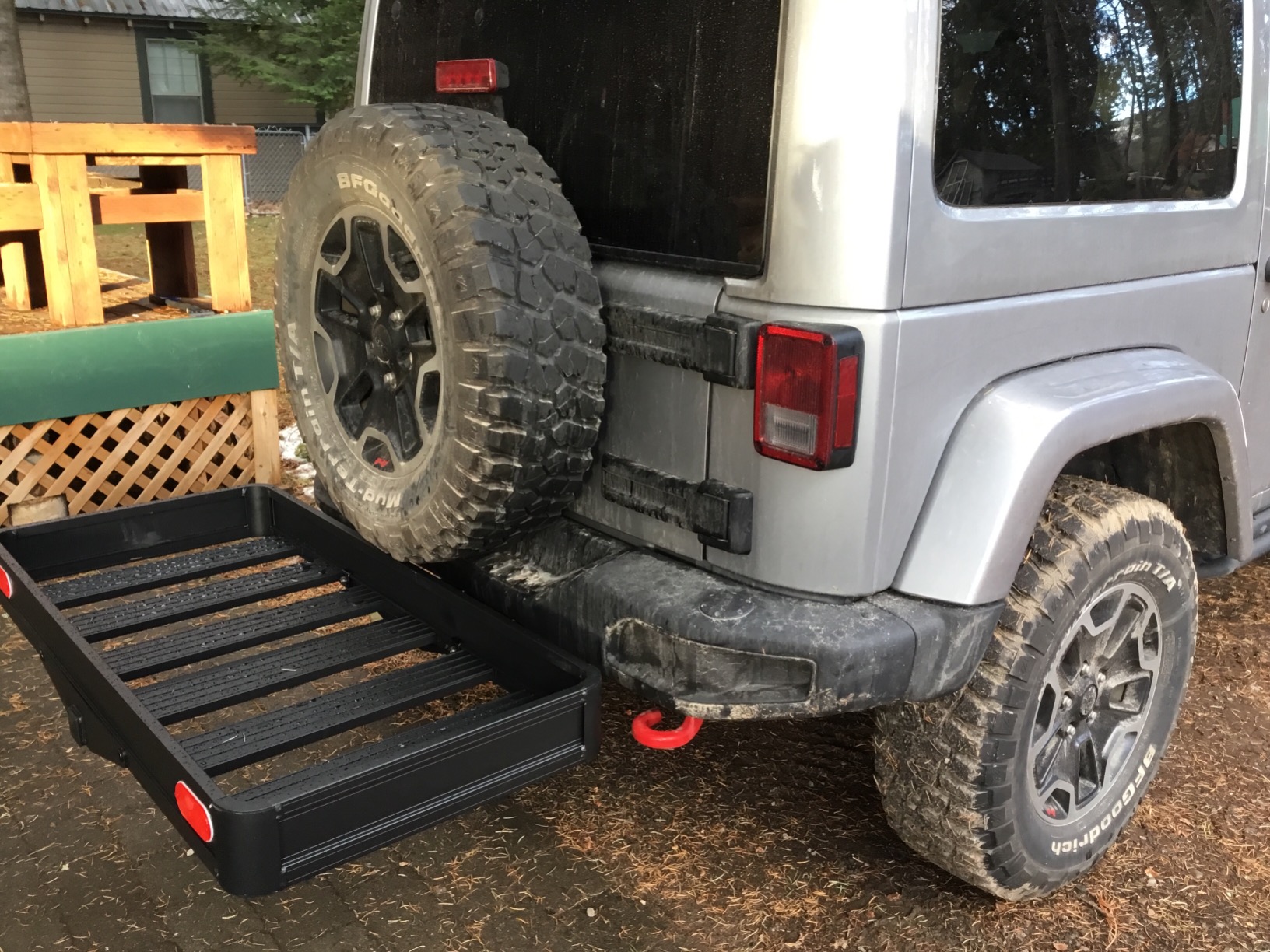 CURT 18113 49 x 22-1/2-Inch Black Aluminum Hitch Cargo Carrier, 500 lbs Capacity, 2-in Fixed Shank customer photo 2