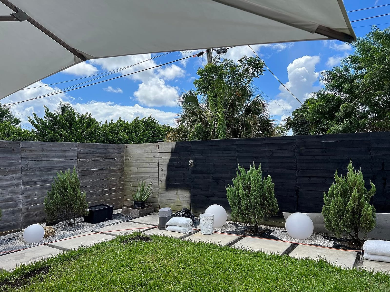 Jetcoat Farm Pride Acrylic Outdoor Fence and Barn Paint, Waterproof Exterior Paint for Wood Planks, Roofs, Concrete & More, 5 Gallon (Dries to a Semi-Gloss Black Finish) customer photo 2