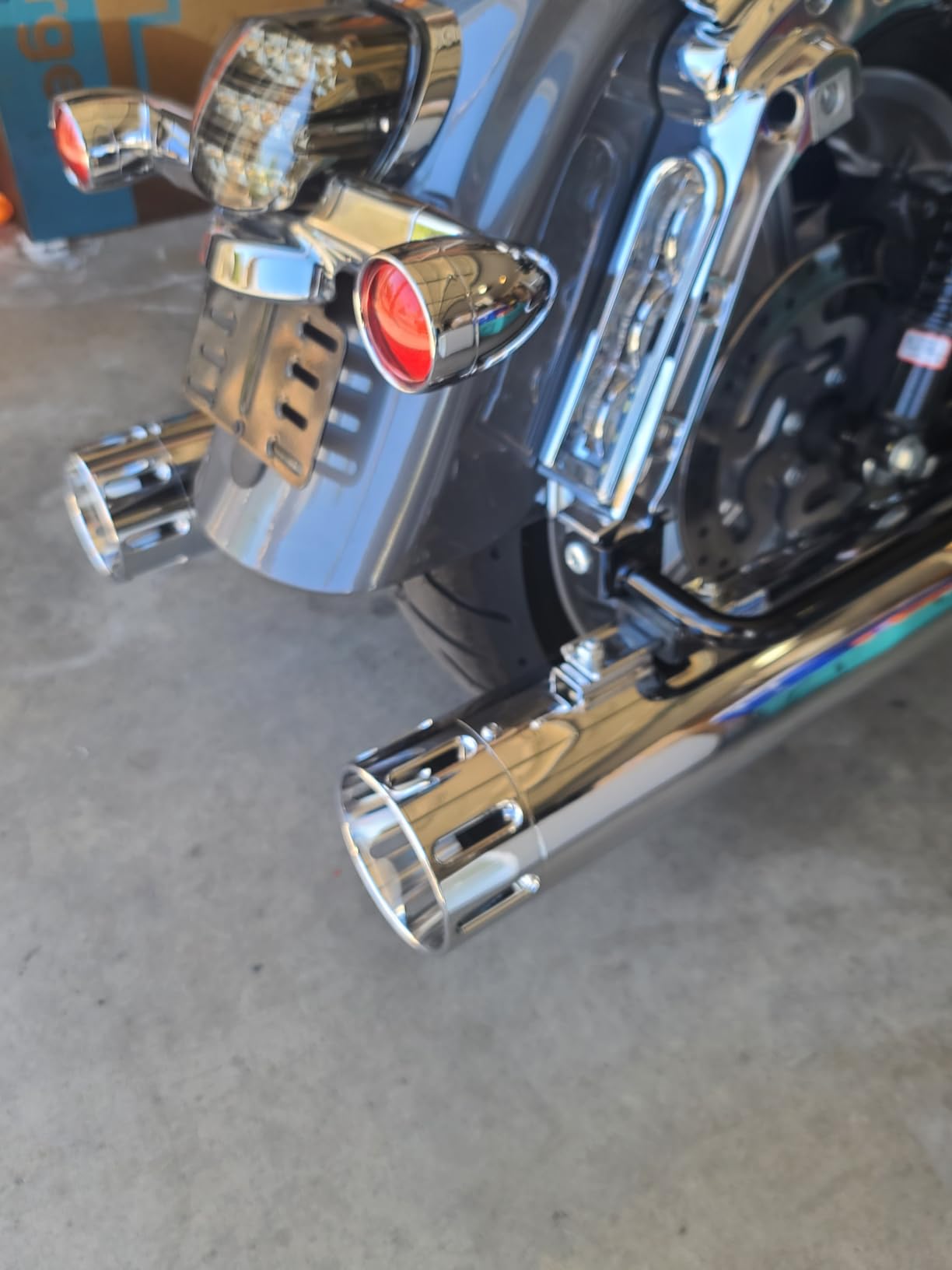 SHARKROAD 4.5'' Slip On Mufflers for Harley Davidson Touring 2017-Up Models customer photo 2
