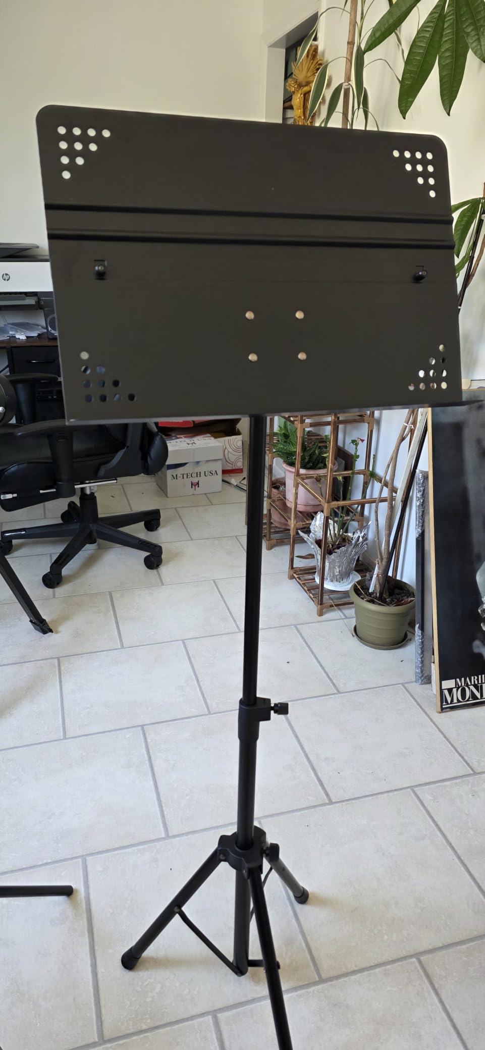 Amazon Basics Adjustable Folding Sheet Music Stand for School Music Program customer photo 1