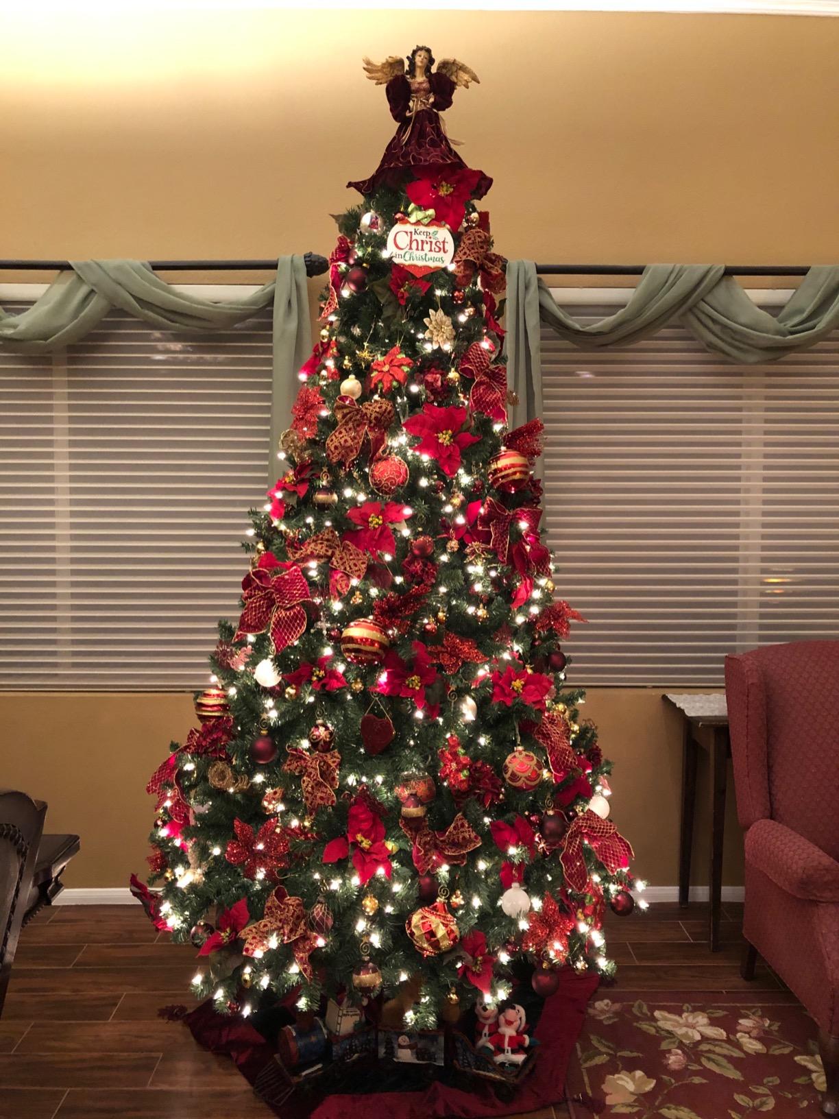 Best Choice Products 6ft Artificial Christmas Tree with LED Twinkling Lights, Pre-Lit Spruce Realistic Holiday Xmas Decor, 250 Lights, 798 Tips customer photo 1