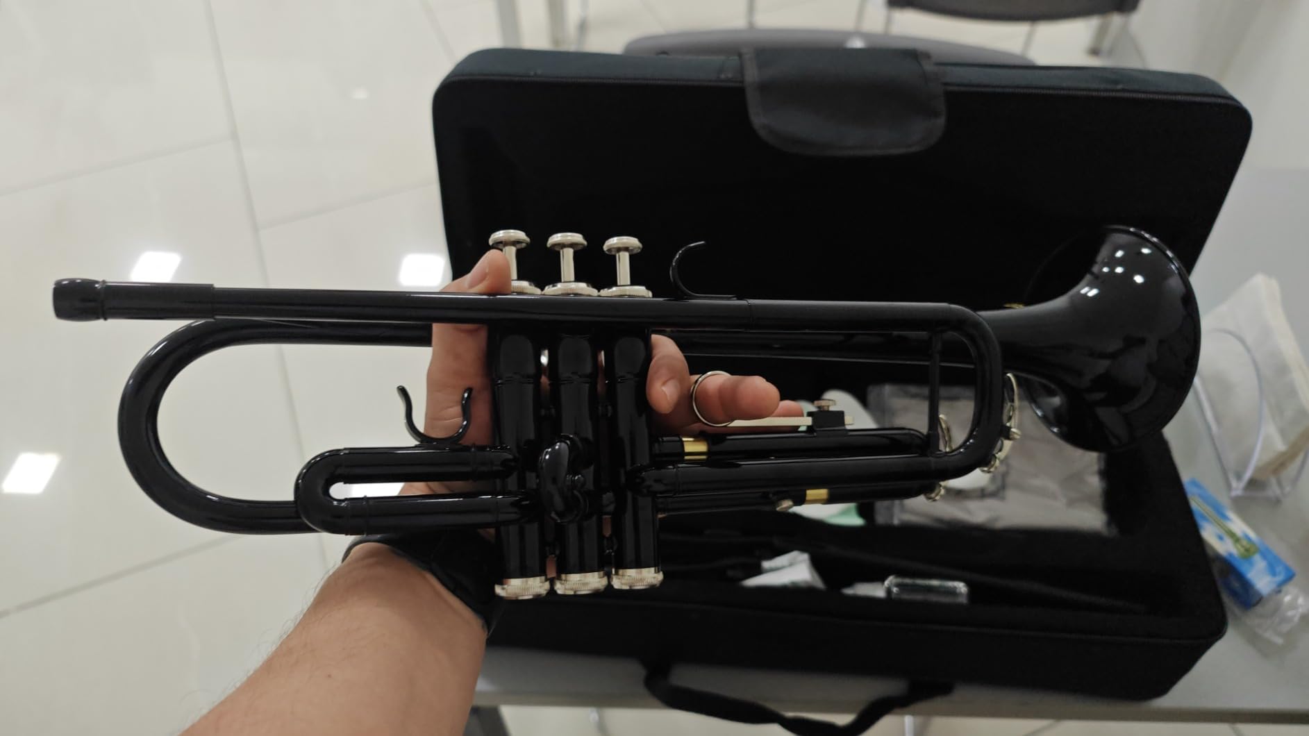 EASTROCK Bb Trumpet Standard Trumpet Set with Carrying Case, Gloves, 7C Mouthpiece and Cleaning Kit (Gold) customer photo 2