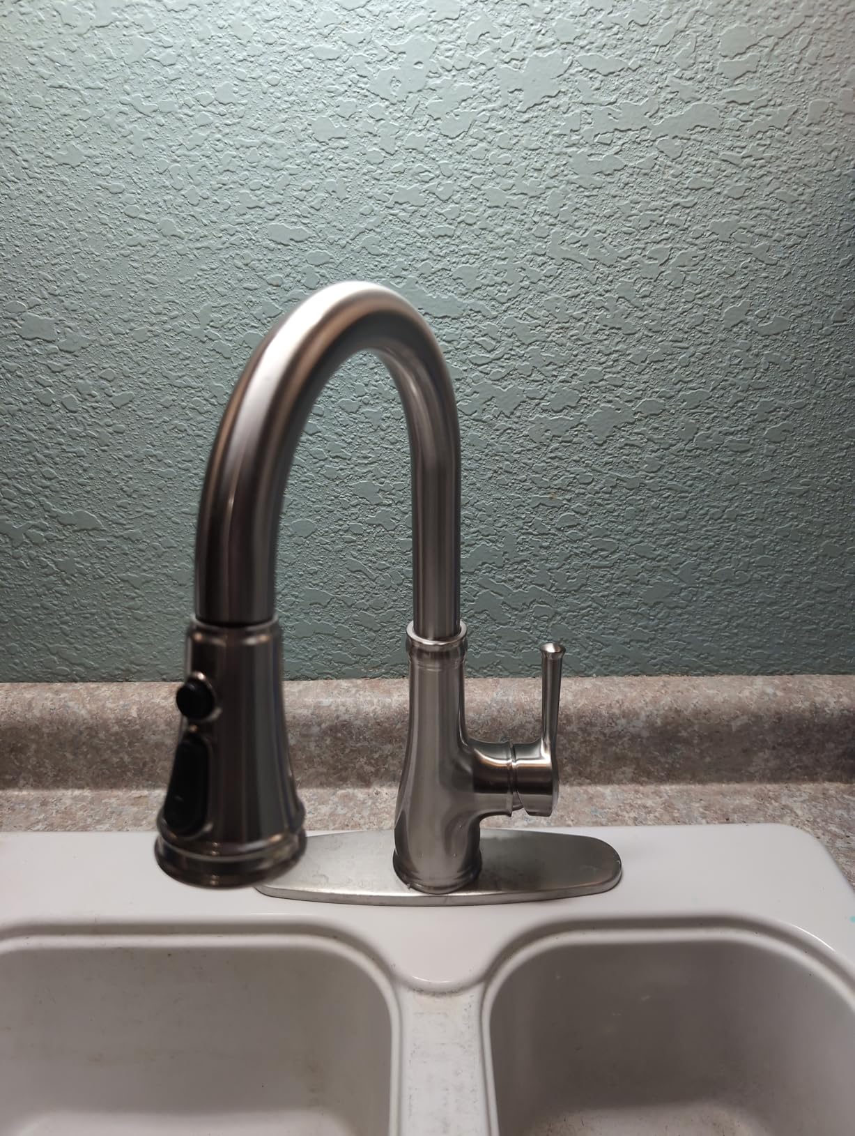 WEWE Vintage Kitchen Faucet, Pull-Down Sprayer, Brushed Nickel, High Arc | 3 Modes Sprayer, 360 Swivel, SUS304, Fits 1- or 3-Hole Sinks, 20-Inch Hose, Ceramic Cartridge, Fits Bar & Prep Sinks customer photo 2