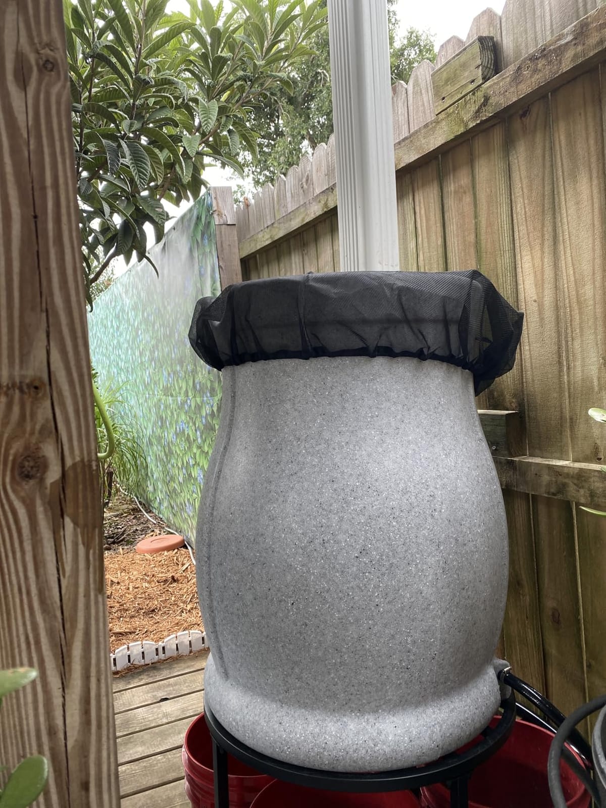 FCMP Outdoor Catalina 45 Gallon Rain Barrel, Light Granite | BPA-Free Flat-Back Design with 3.5 Foot Garden Hose, Shut-Off Thumb Valve, and Fixed Lid customer photo 1