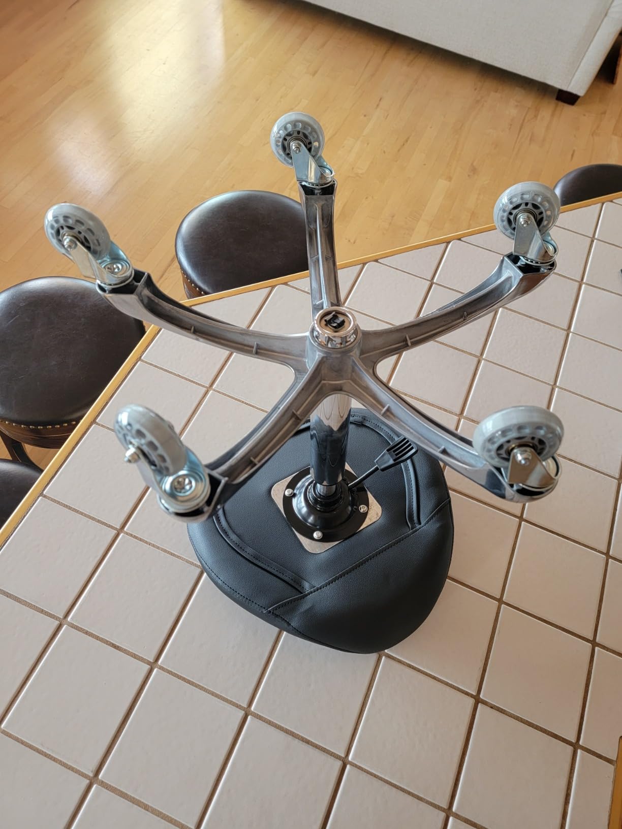 Professional Saddle Stool with Wheels Ergonomic Swivel Rolling Height Adjustable for Clinic Dentist Beauty Salon Tattoo Home Office (Black) customer photo 1