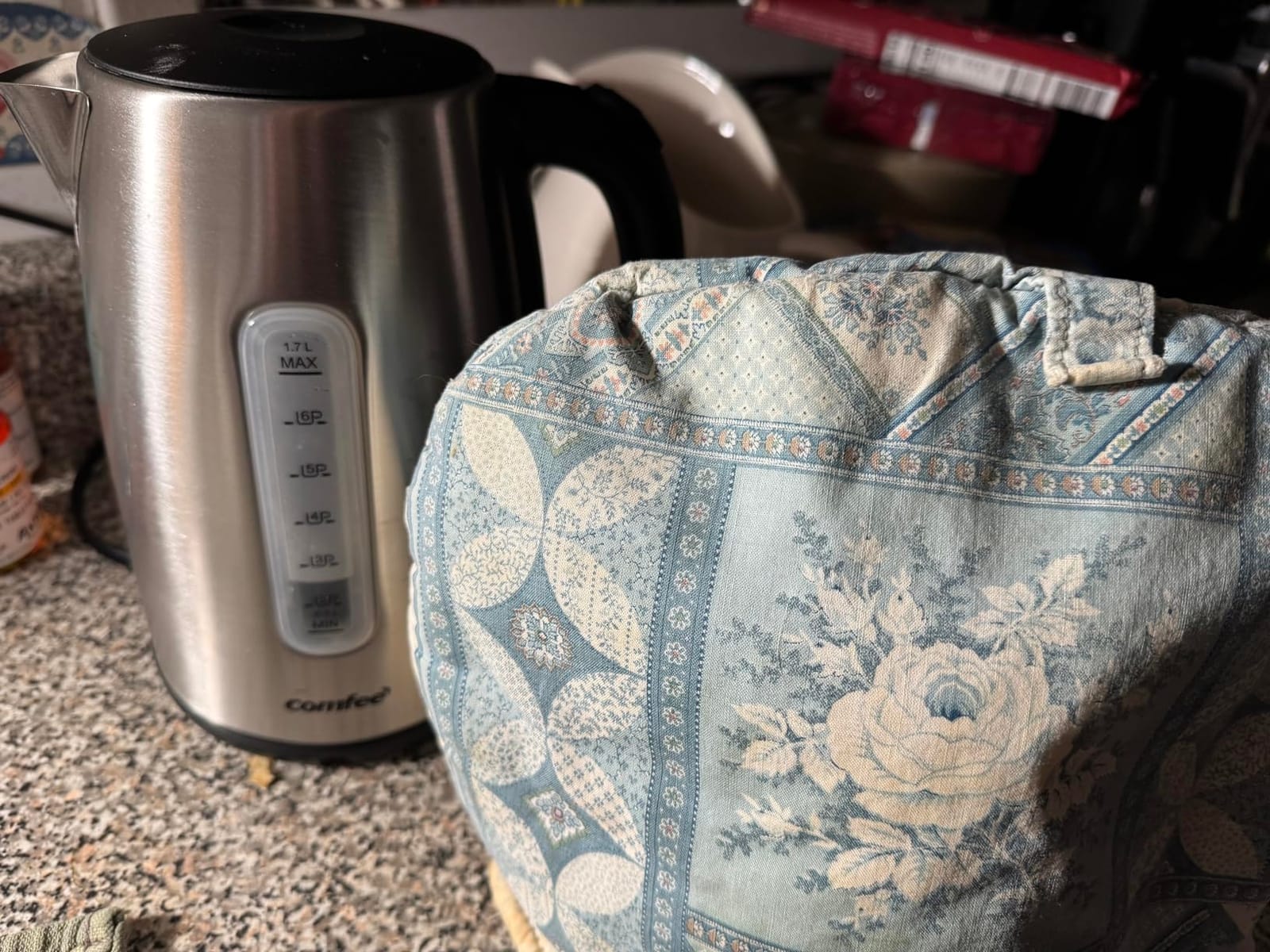 COMFEE' Stainless Steel Electric Kettle, 1.7 Liter Tea Kettle Electric & Hot Water Kettle, 1500W Fast Boil with LED Light, Auto Shut-Off and Boil-Dry Protection customer photo 2