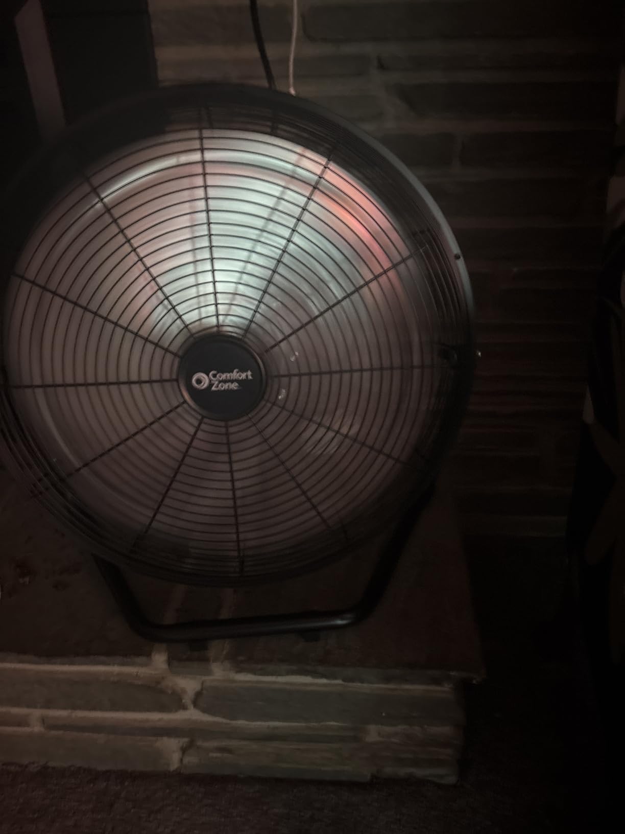 Comfort Zone 20-Inch High-Velocity Industrial Floor Fan, Heavy-Duty 3-Speed Metal Shop Fan with 180° Adjustable Tilt & Carry Handle, Quiet Vibration-Free Cooling for Garage, Workshop, & Home customer photo 2