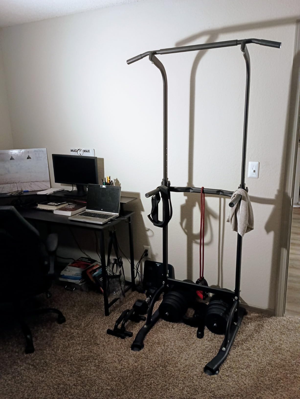 soges Power Tower Pull Up Bar Station, Free Standing Pull Up Rack Dip Station for Home Gym, Height Adjustable Home Strength Training Fitness Workout Equipment customer photo 2