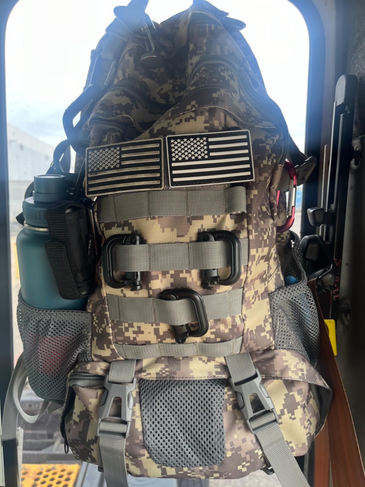 Jueachy Tactical Backpack for Men Hiking Day Pack Molle Military Rucksack Waterproof 30L EDC Bag with USA Flag Patch customer photo 2