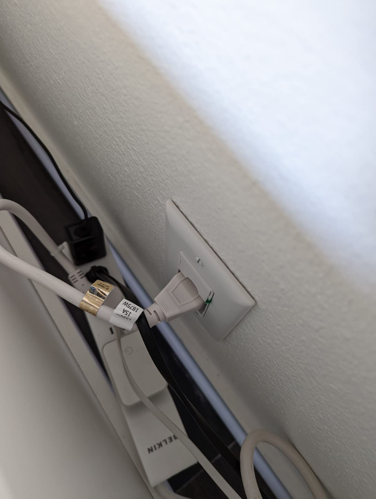 ECHOGEAR TV Cord Hider for Wall Mounted TV - Dual Outlet in-Wall Cable Management Kit for Power & Low Voltage Cables - Includes 6.25