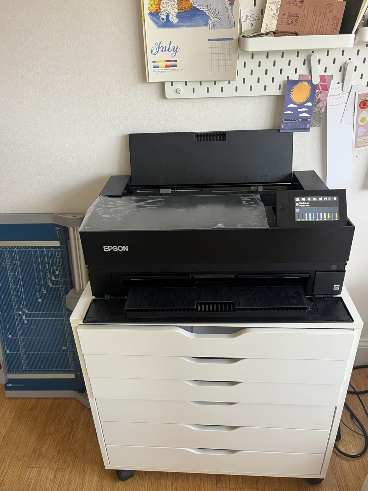 Epson SureColor P900 17-Inch Printer | Wireless Connectivity 4.3-Inch Touchscreen for Picture Printing customer photo 1