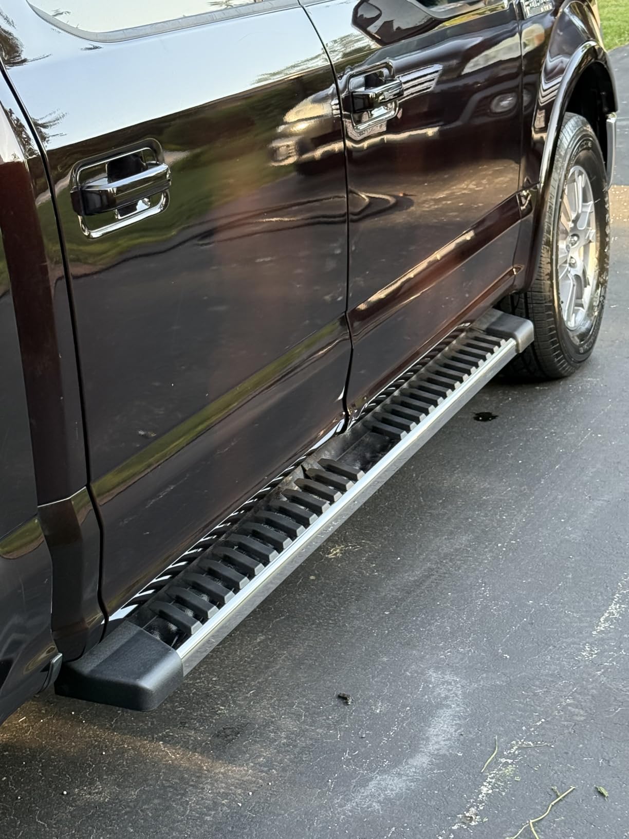COMNOVA Pair Running Board Nerf Bar for 2015-2026 Ford F150 SuperCrew Cab | Width 6 Inch V Style, OE Style Brackets, High Light Stainless Steel Truck Side Steps, Non-Slip Pads, Anti-Rust, No Drilling customer photo 2