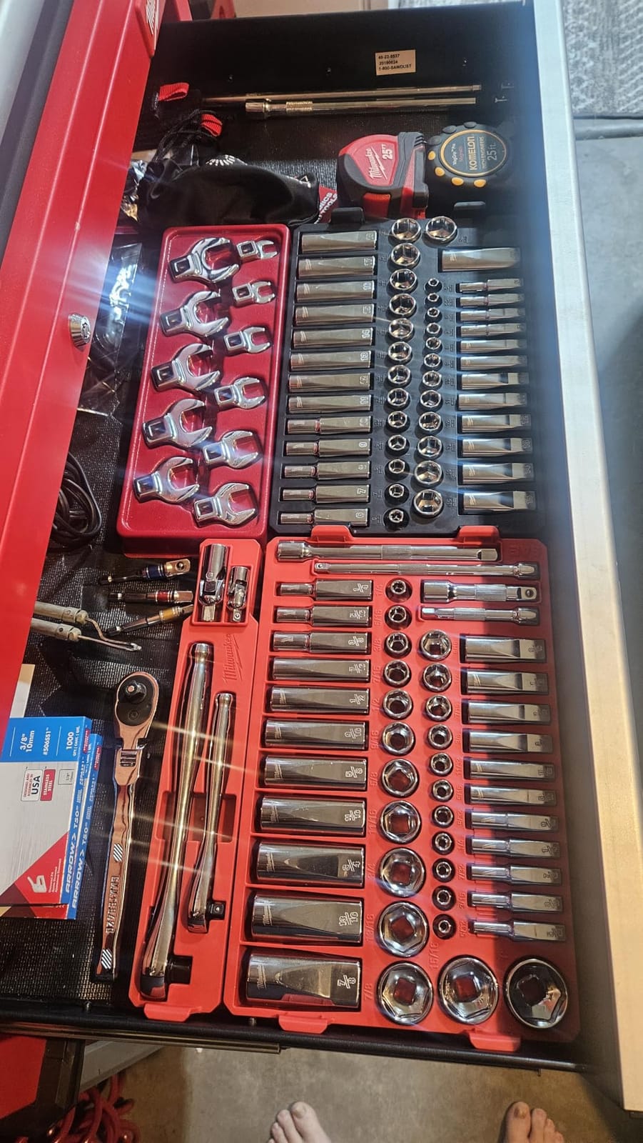 Milwaukee Electric - 1/4-3/8 106PC Rat. and Socket Set in PACKOUT SAE-MM customer photo 1