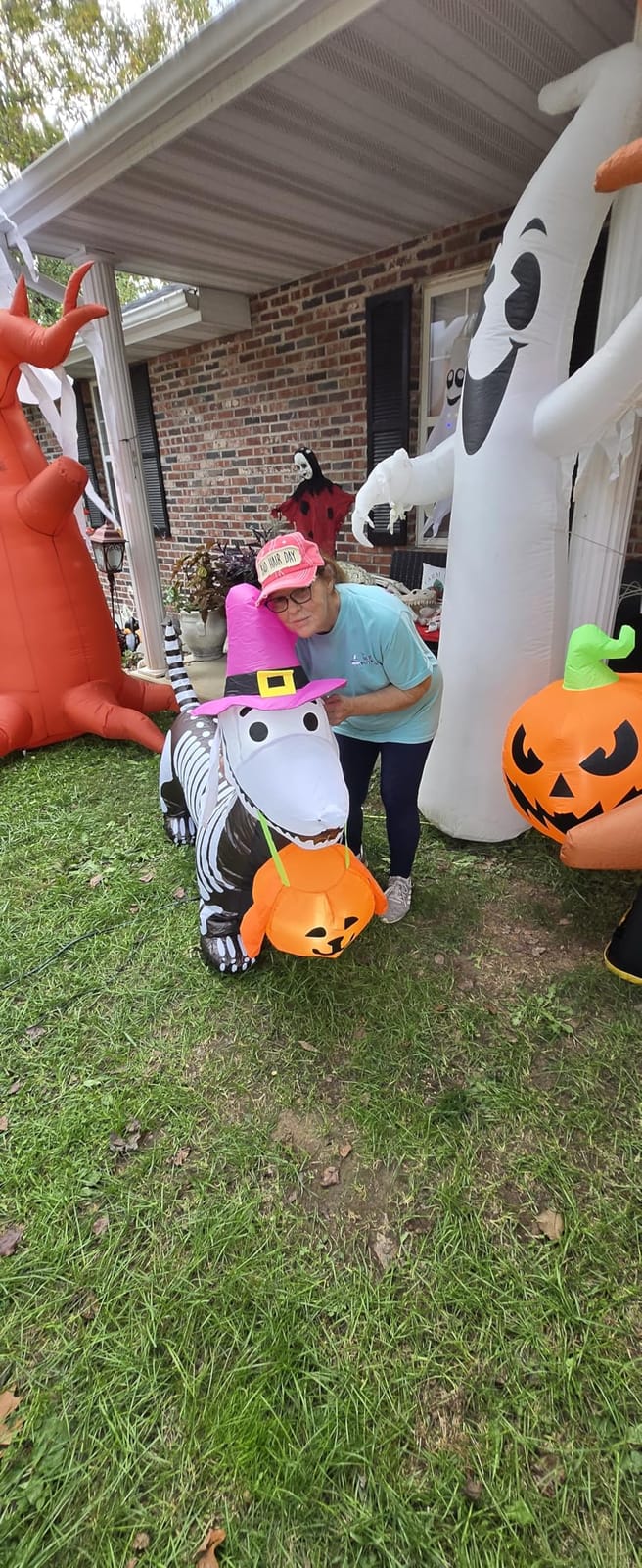 GOOSH 5.5 FT Halloween Inflatables Outdoor Decorations Skeleton Puppy Inflatable Yard Decoration with Build-in LEDs Blow Up Pumpkin for Halloween Party Indoor Outdoor Yard Garden customer photo 1