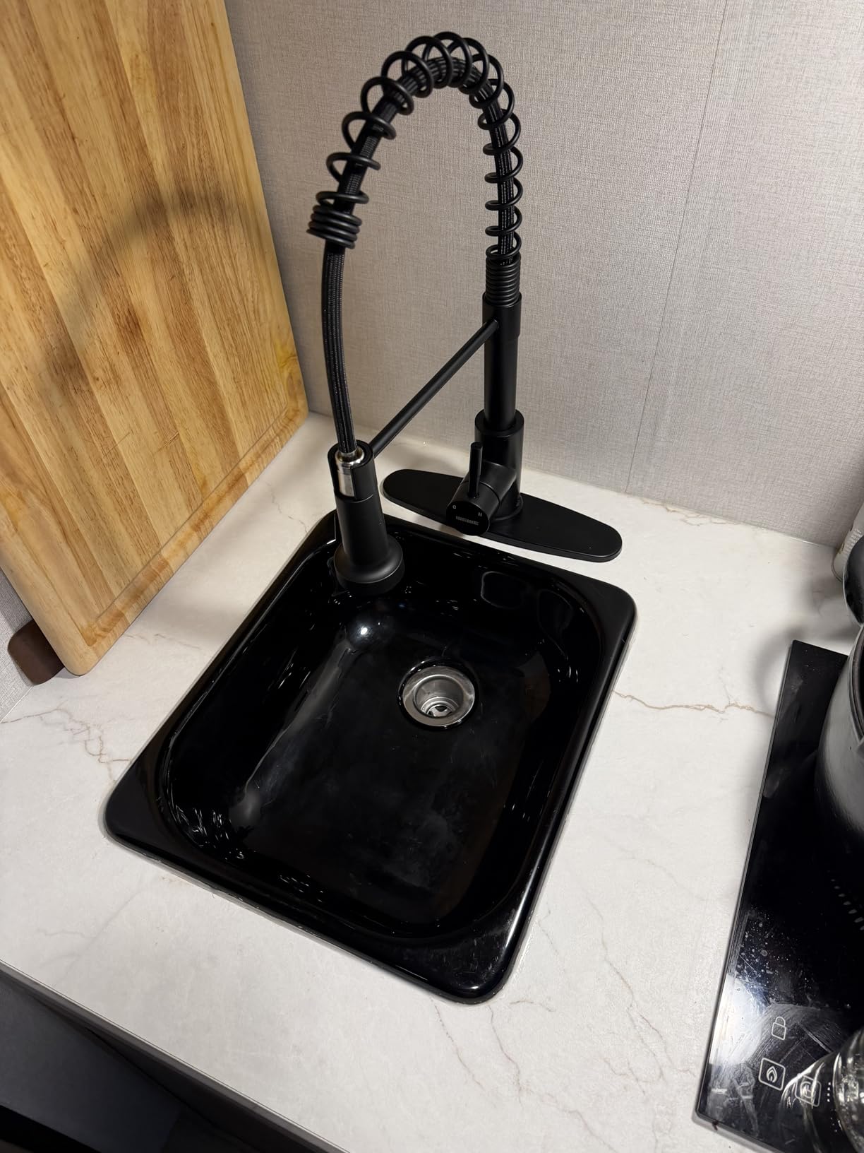 WEWE Black Kitchen Faucet with Pull Down Sprayer, High Arc Bar Sink Faucet | 17-Inch Height, 360 Swivel, Deck Plate, SUS304, Fits 1- or 3-Hole Sinks, Ceramic Cartridge, Easy-Clean Nozzles customer photo 1