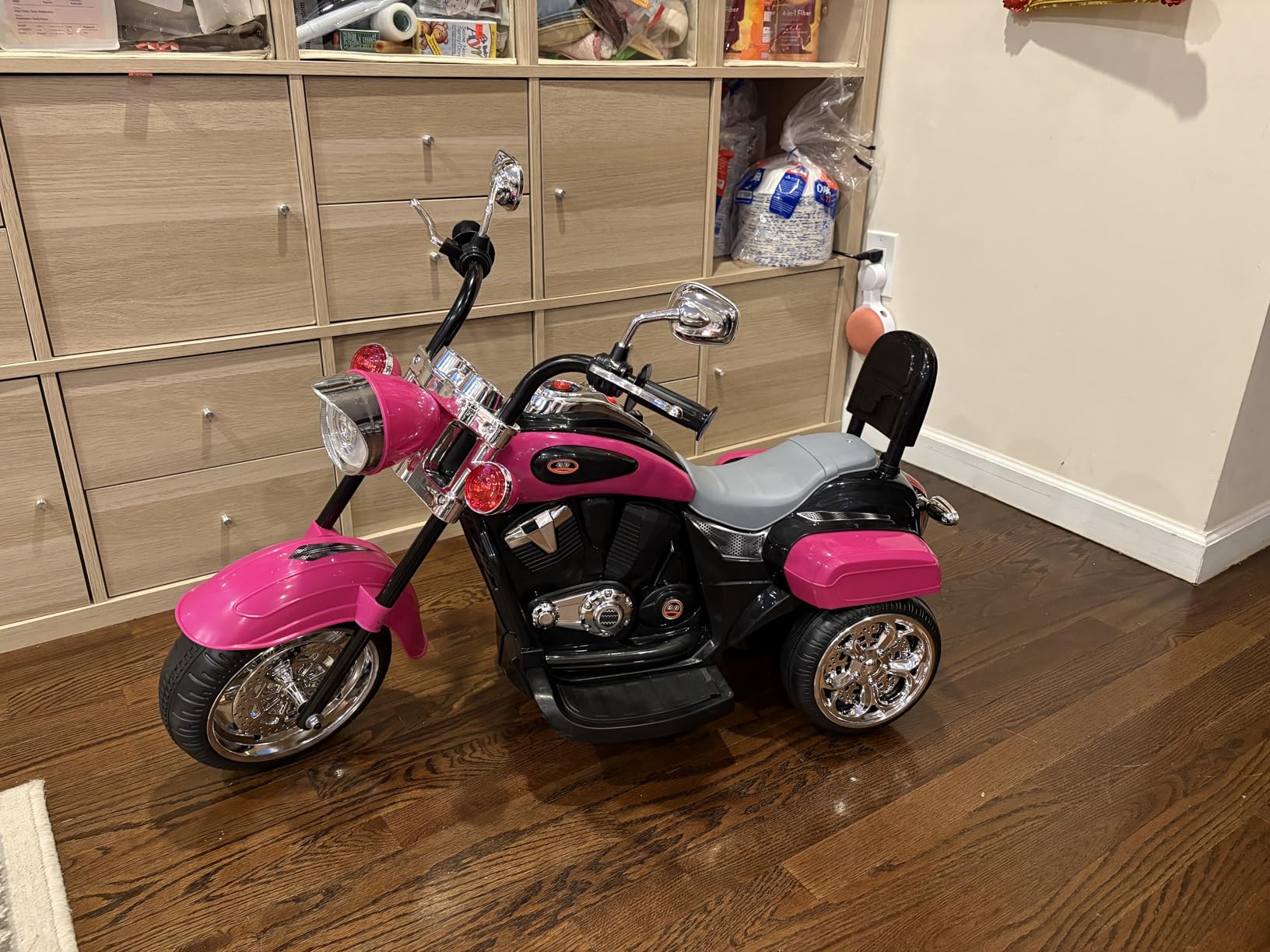 Costzon Kids Motorcycle, 6V Battery Powered Ride on Chopper Motorcycle w/Horn, Headlight, 3-Wheel Stable Ride on Toys, Electric Toddler Motorcycle for Kids Boys Girls Gift (Red) customer photo 1
