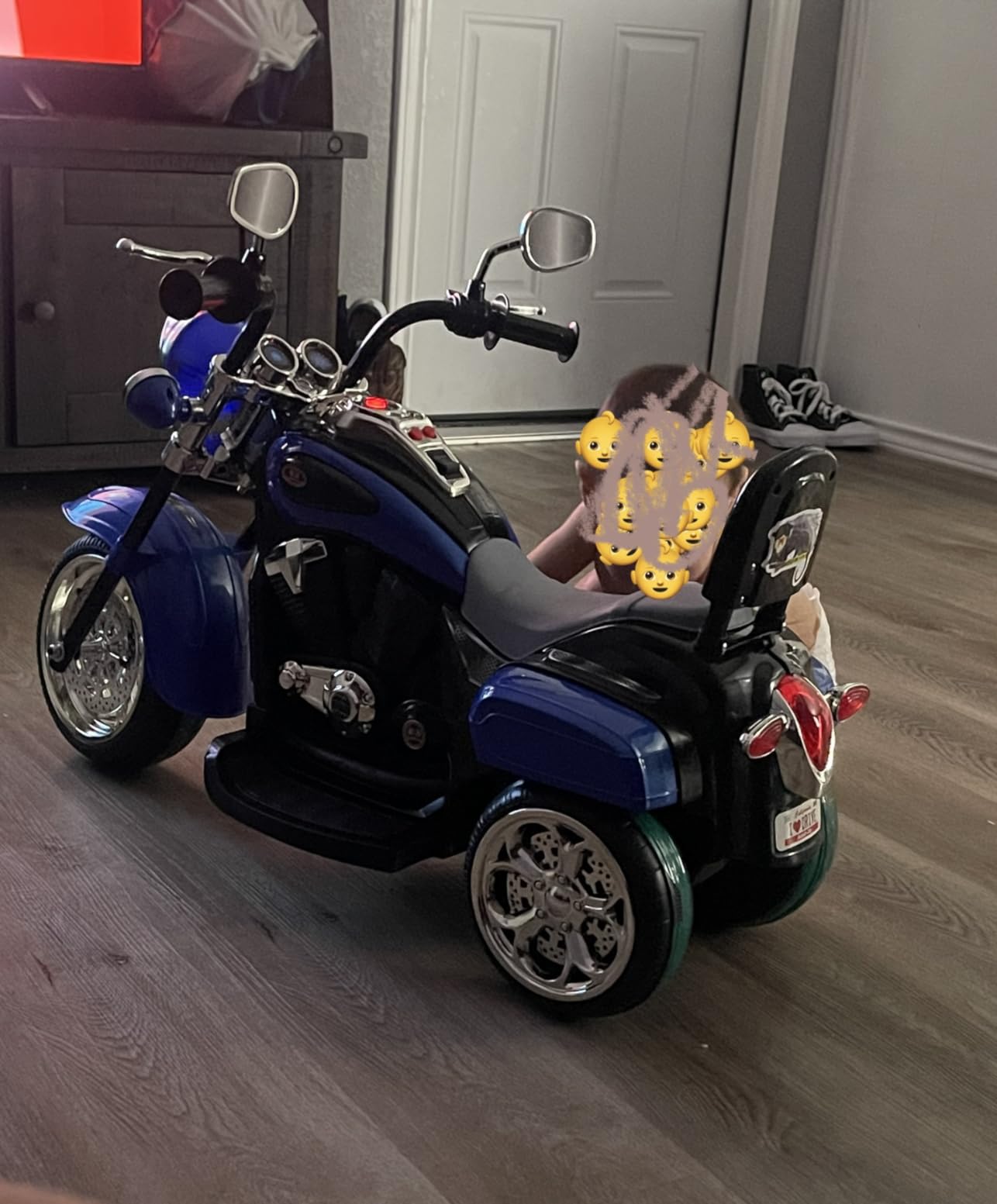 Costzon Kids Motorcycle, 6V Battery Powered Ride on Chopper Motorcycle w/Horn, Headlight, 3-Wheel Stable Ride on Toys, Electric Toddler Motorcycle for Kids Boys Girls Gift (Red) customer photo 2