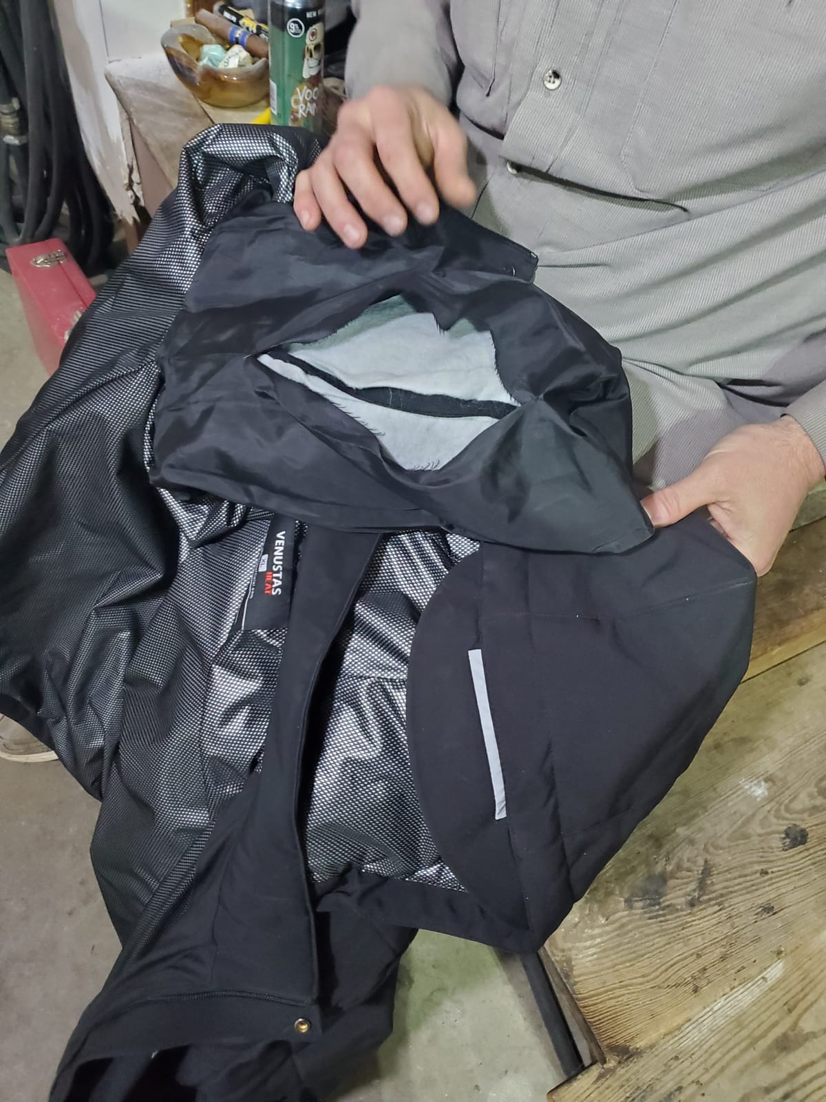 Venustas Men's Waterproof Heated Jacket with Battery & Detachable Hood | Up to 10-hour warmth • 5 heating zones customer photo 1