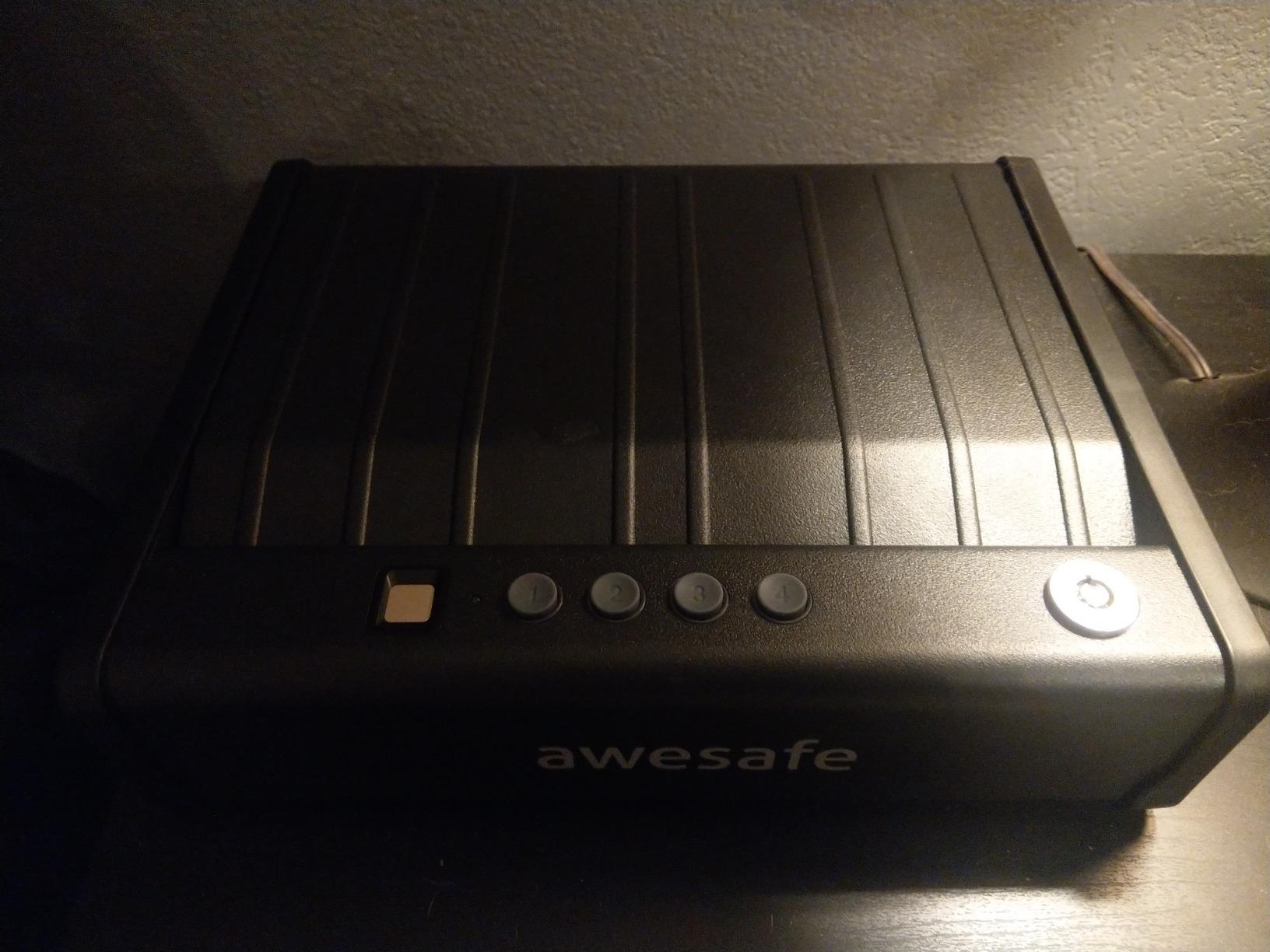 awesafe Biometric Gun Safe for Pistol, 3 Ways Quick Access with Fingerprint Digital PIN Key, Portable Handgun Safe for Nightstand Bedside Cloakroom Living Room (XL Biometric Gun Safe with Fingerprint) customer photo 2
