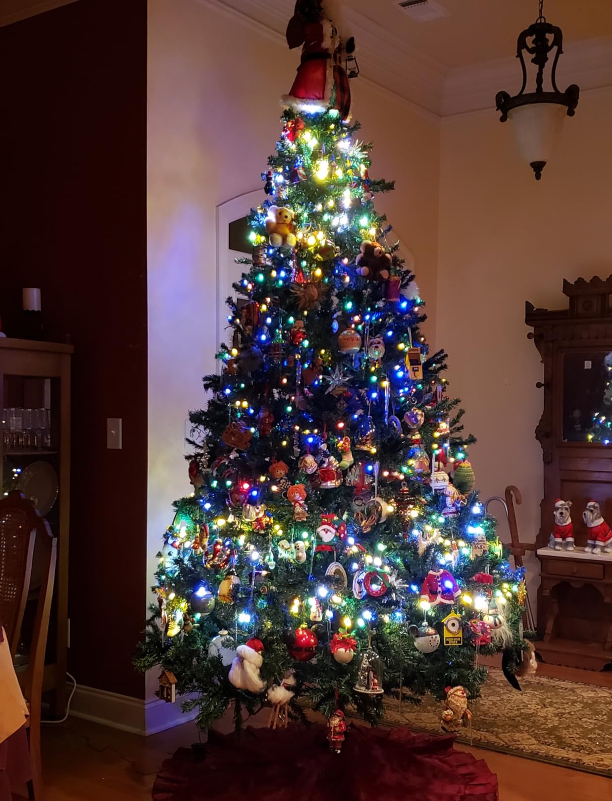 Goplus 7.5ft Pre-Lit Artificial Christmas Tree, Premium PVC Snow Flocked Hinged Pine Tree with Metal Stand and LED Lights, Perfect Xmas Decoration for Indoor and Outdoor customer photo 2