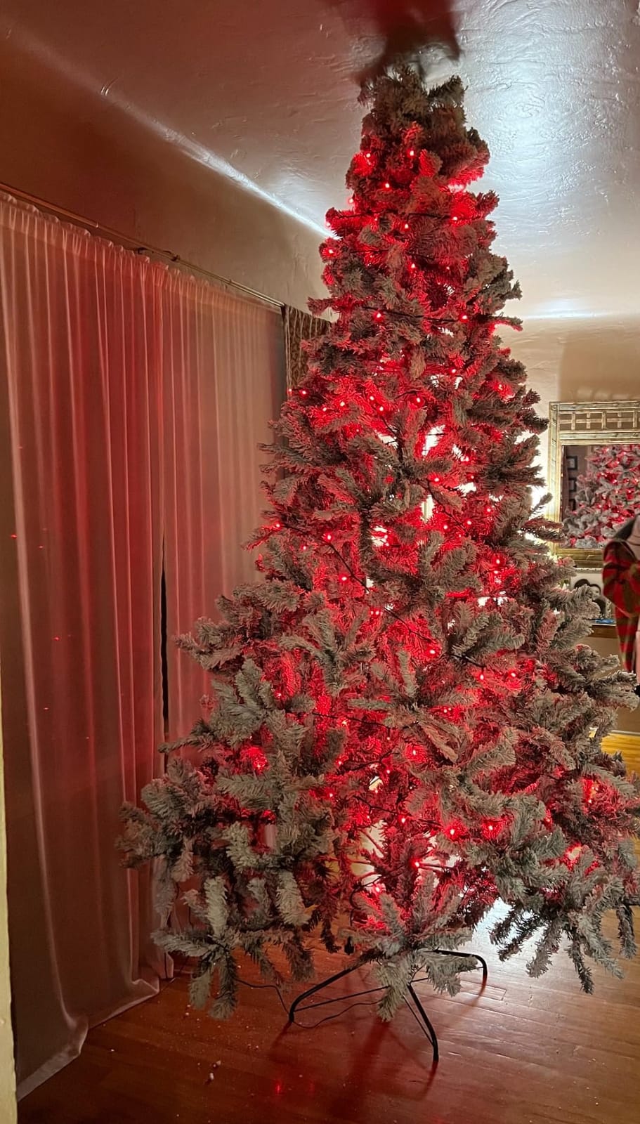 ReunionG 7.5FT Snow Christmas Tree, Artificial Flocked Hinged Pine Tree, Holiday Decoration Tree with Premium PVC Needles and Solid Metal Stand, Full Christmas Tree for Indoor Outdoor (7.5FT) customer photo 2