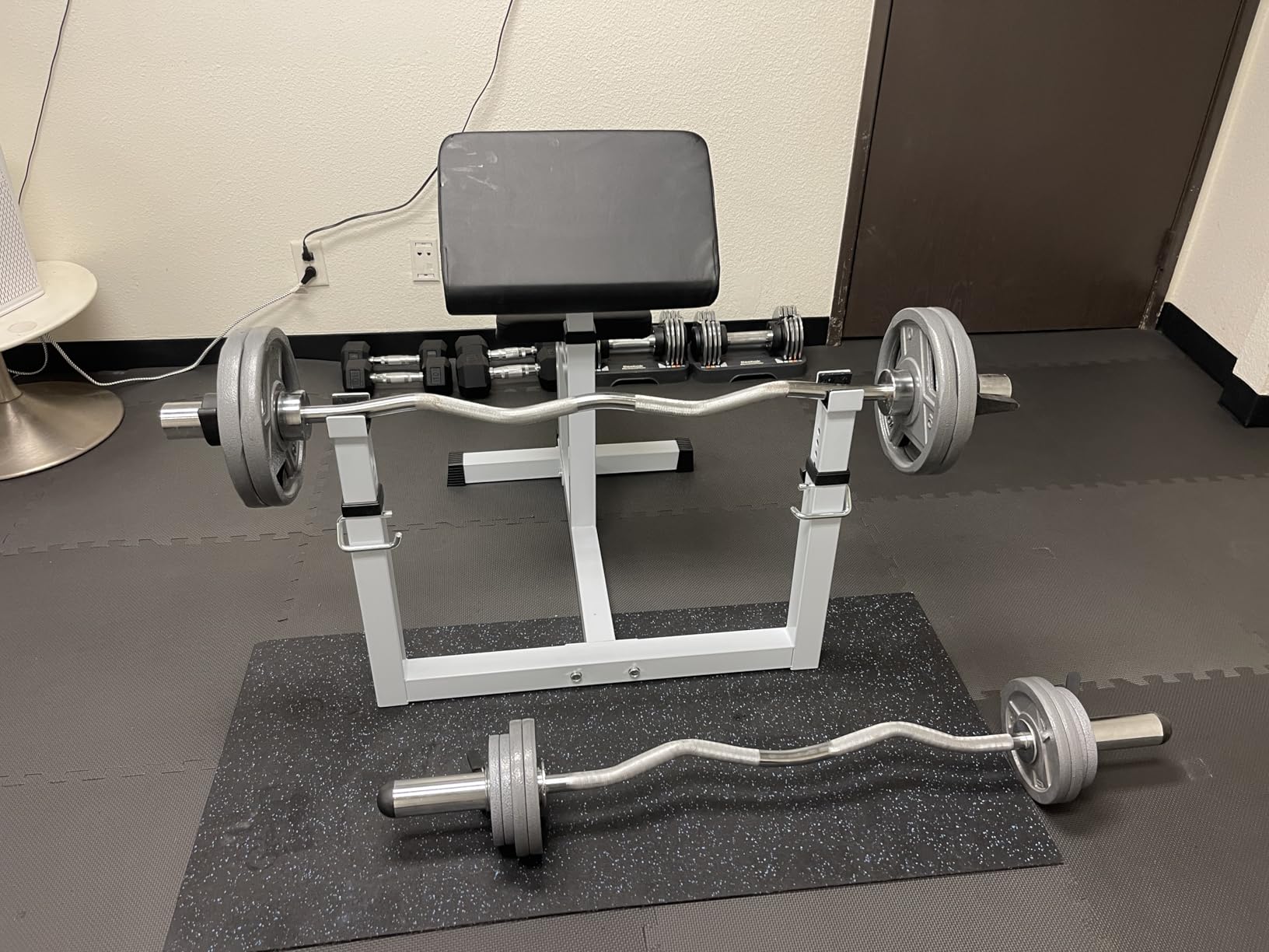 ANT MARCH Preacher Curl Weight Bench, Strength Training Max load 450LBS, Home Gym Fitness Equipment, Seated Arm Isolated Barbell Dumbbell Bicep Station customer photo 1