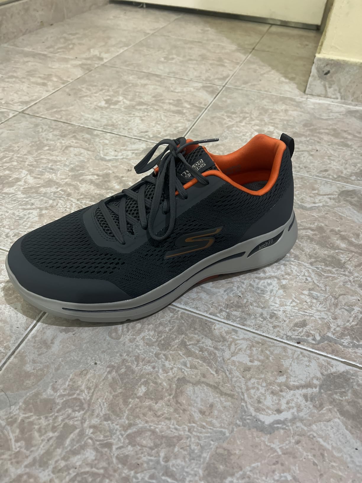 Skechers Men's Gowalk Arch Fit-Athletic Workout Walking Shoe with Air Cooled Foam customer photo 2