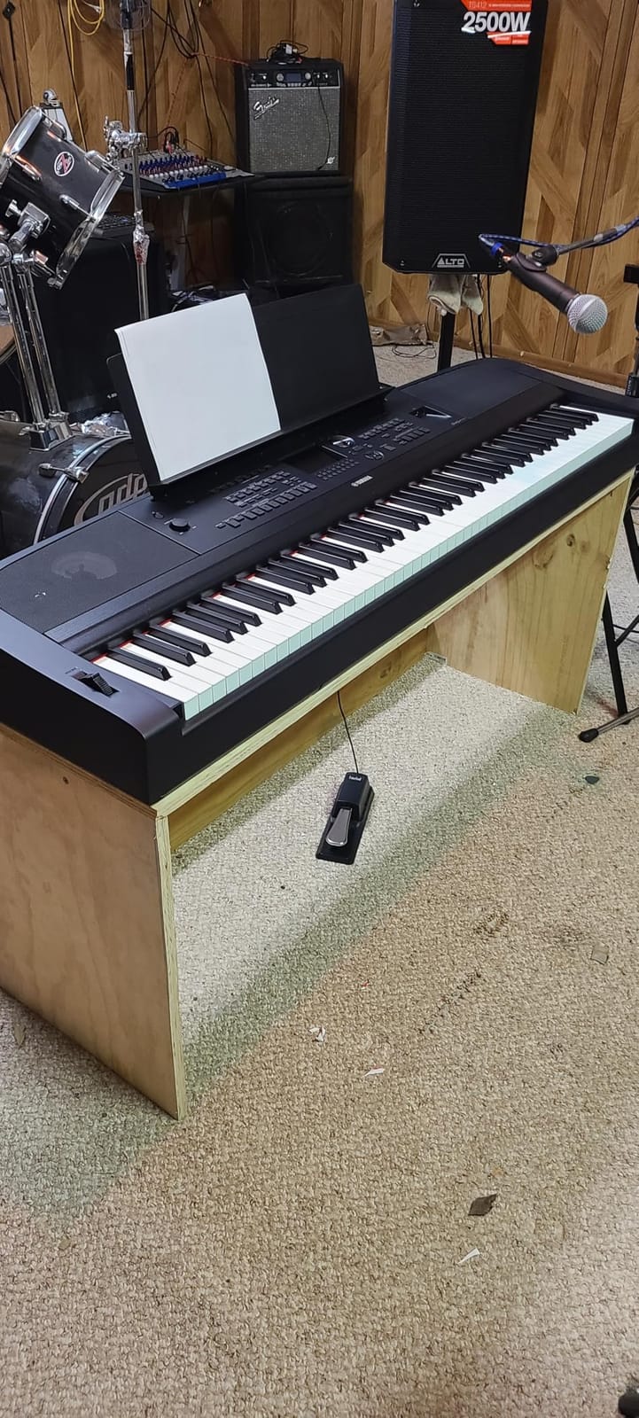 Yamaha DGX-670B 88-Key Weighted Digital Piano, Black, Sustain Foot Switch Included, Music Rest Included, Furniture Stand Sold Separately customer photo 2