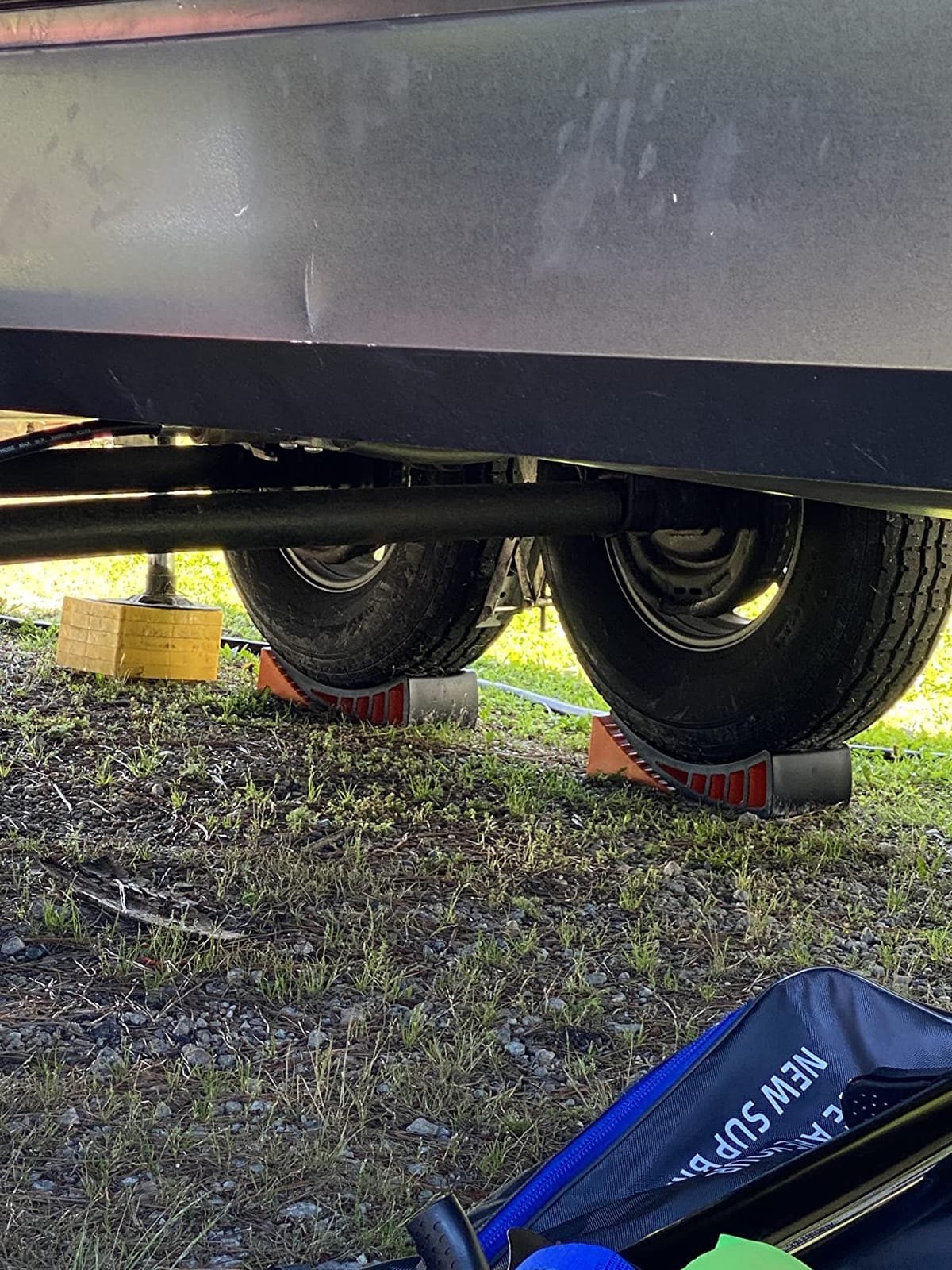 CARMTEK Camper Leveler Premium Kit - Curved RV Levelers with Camper Wheel Chocks, Rubber Mats and Carry Bag customer photo 1