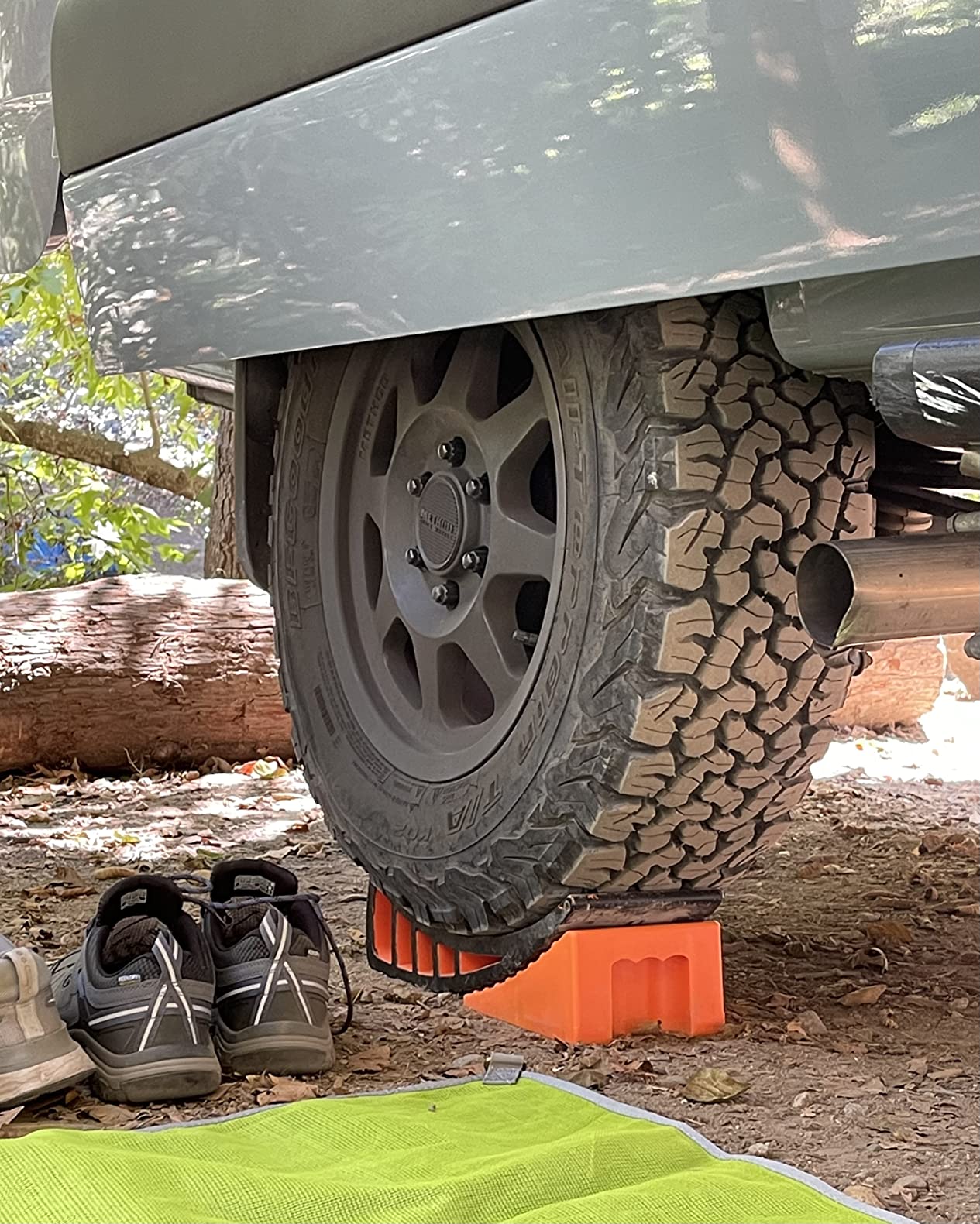 CARMTEK Camper Leveler Premium Kit - Curved RV Levelers with Camper Wheel Chocks, Rubber Mats and Carry Bag customer photo 2