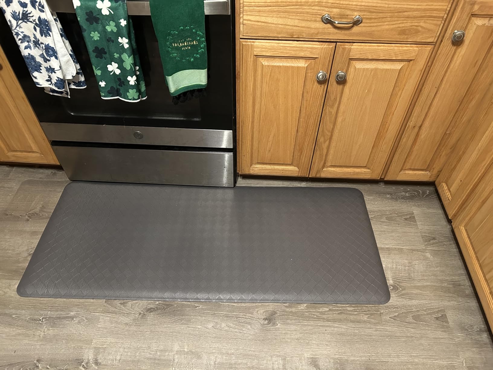 HappyTrends Kitchen Mats for Floor Cushioned Anti-Fatigue Kitchen Rugs | Thick,Soft and Waterproof Non-Slip Mats and Rugs Heavy Duty Ergonomic Comfort Rug for Floor,Office,Sink,Laundry customer photo 1
