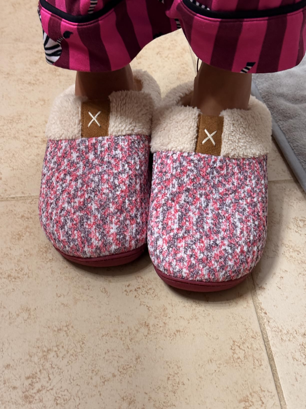 ULTRAIDEAS Women's Indoor Bedroom Slipper with Memory Foam, Gift for Women, Wool-Like House Shoe with Anti-Skid Rubber Sole for Ladies customer photo 1
