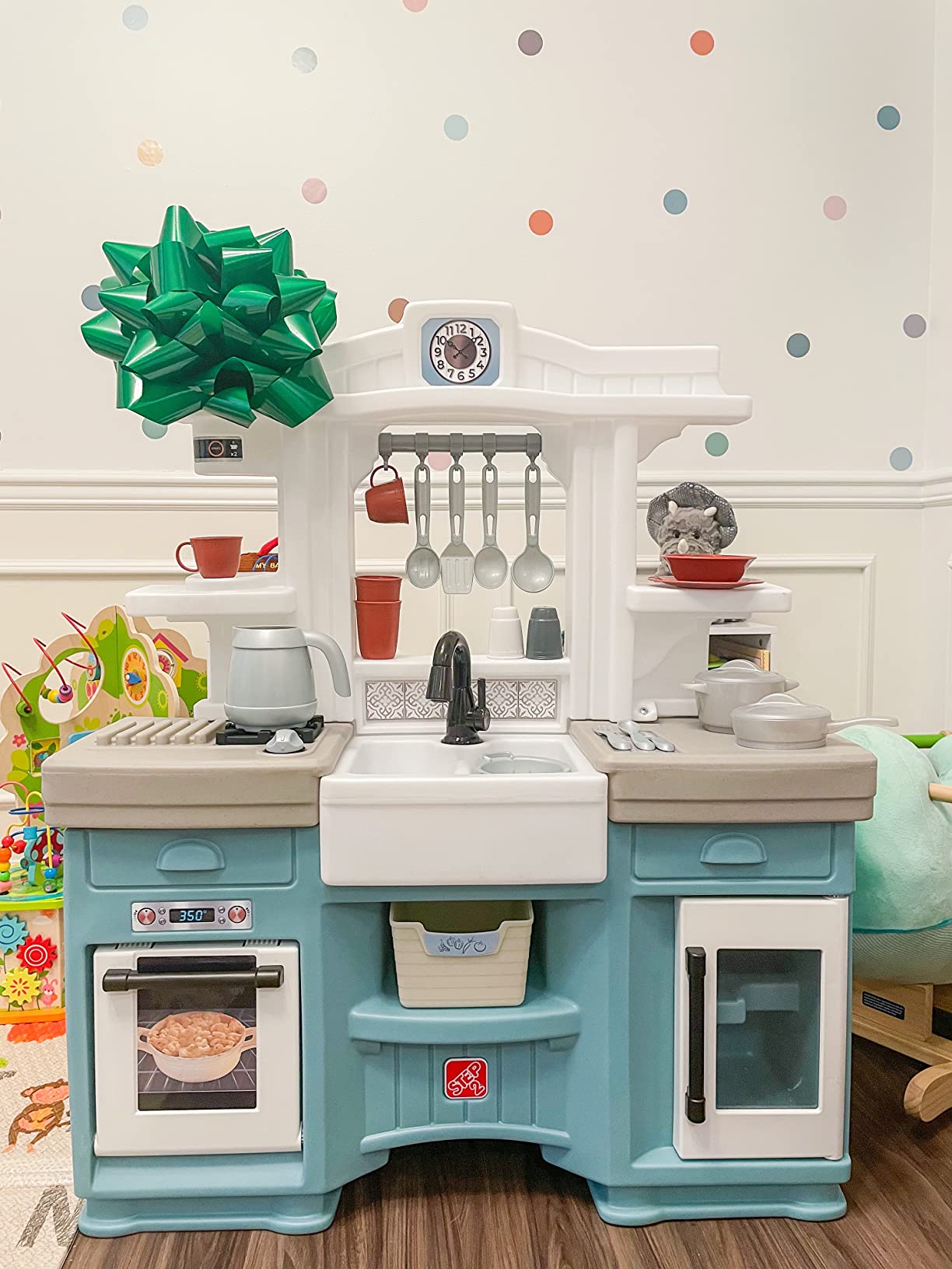 Step2 Timeless Trends Kids Kitchen Playset, Indoor/Outdoor Kitchenette, Interactive Play with Lights and Sounds, Made of Durable Plastic, Includes 21 Piece Toy Accessories, for Toddlers 2+ Years Old customer photo 1
