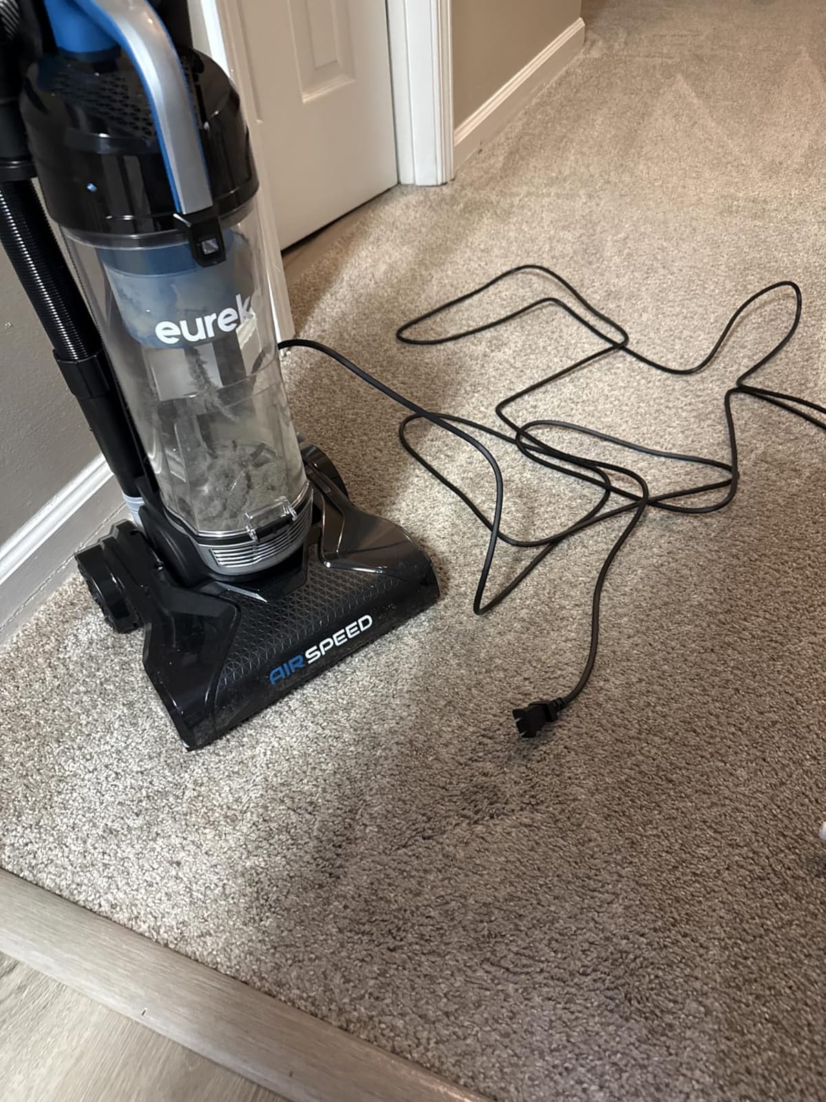 Eureka Vacuum Cleaners for Home, Airspeed Ultra-Lightweight, NEU10AE5 | Senior-Friendly 7.7 lb Pet Hair Upright Vacuum, Carpet & Hard Floor, Washable Filter, Blue customer photo 1