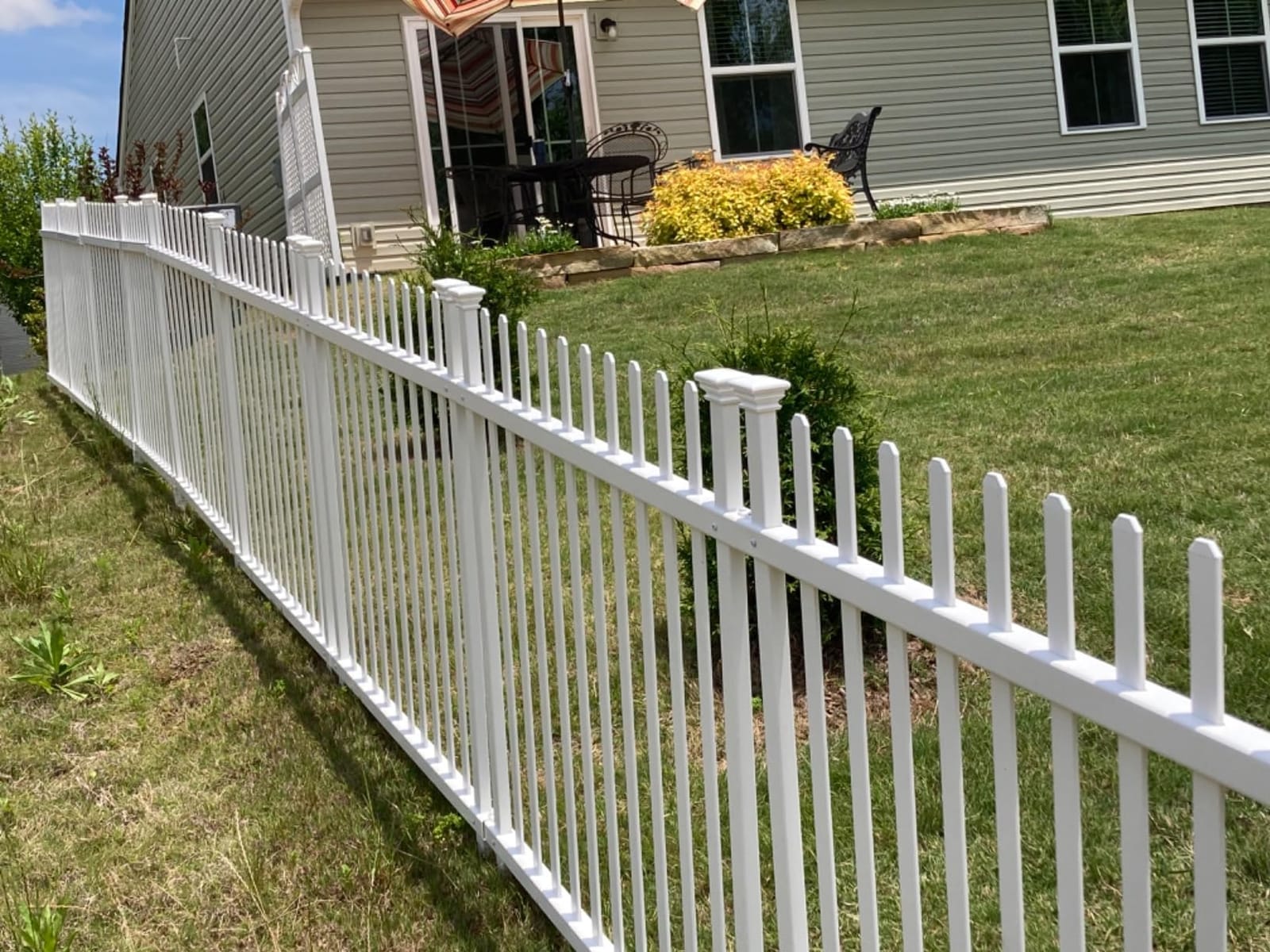Zippity Burbank Picket Fence Panels, White Vinyl DIY No Dig Kit | 41inH x 44inW, 2 Panels, Temporary Barrier for Backyard, ZP19057 customer photo 1