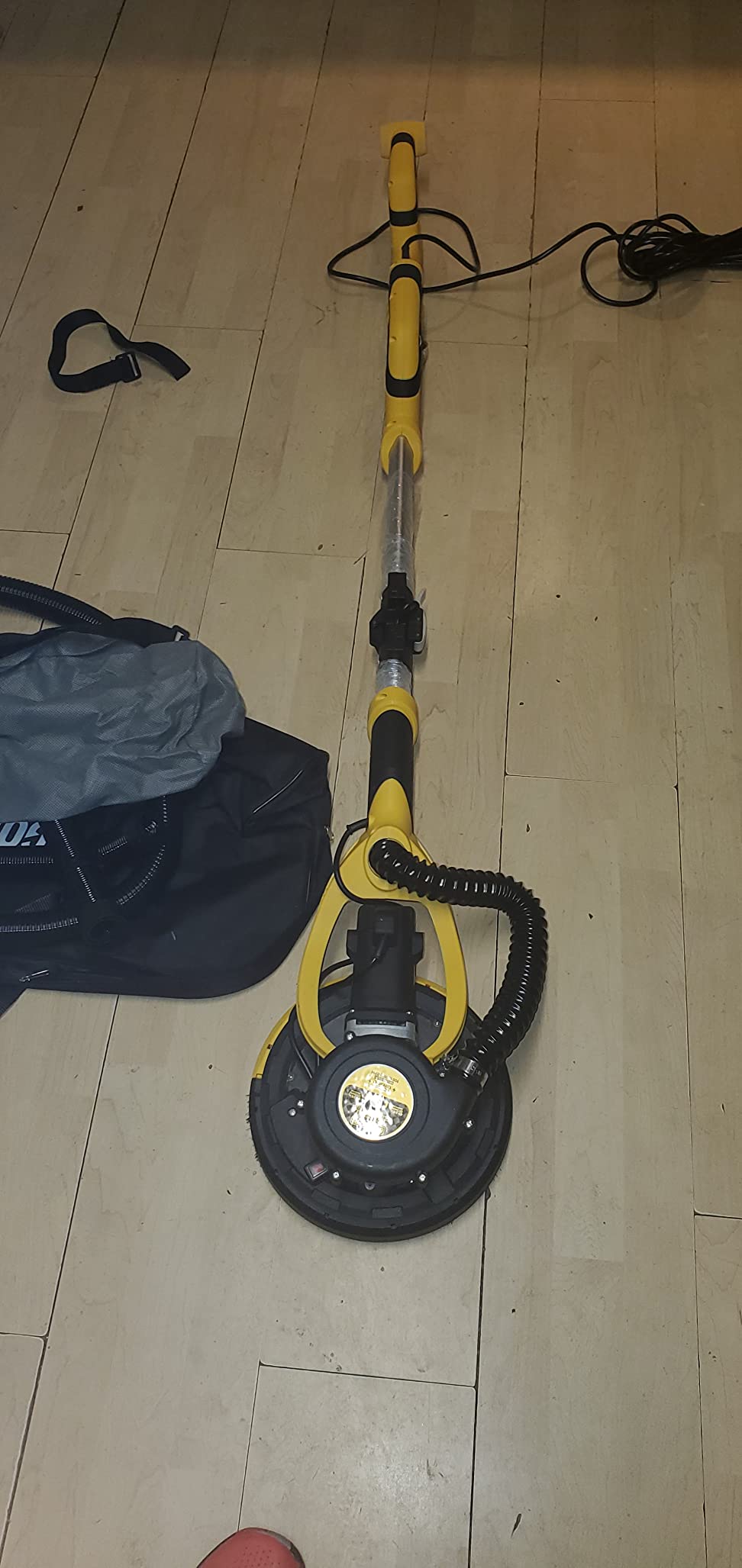 Drywall Sander, Electric Drywall Sander with Vacuum, Automatic Dust Removal, 7 Variable Speed, 900-1800RPM, 26' Power Cord, Labor-Saving Handle and Patented Fixture for Ceiling Sanding, LED Light customer photo 2